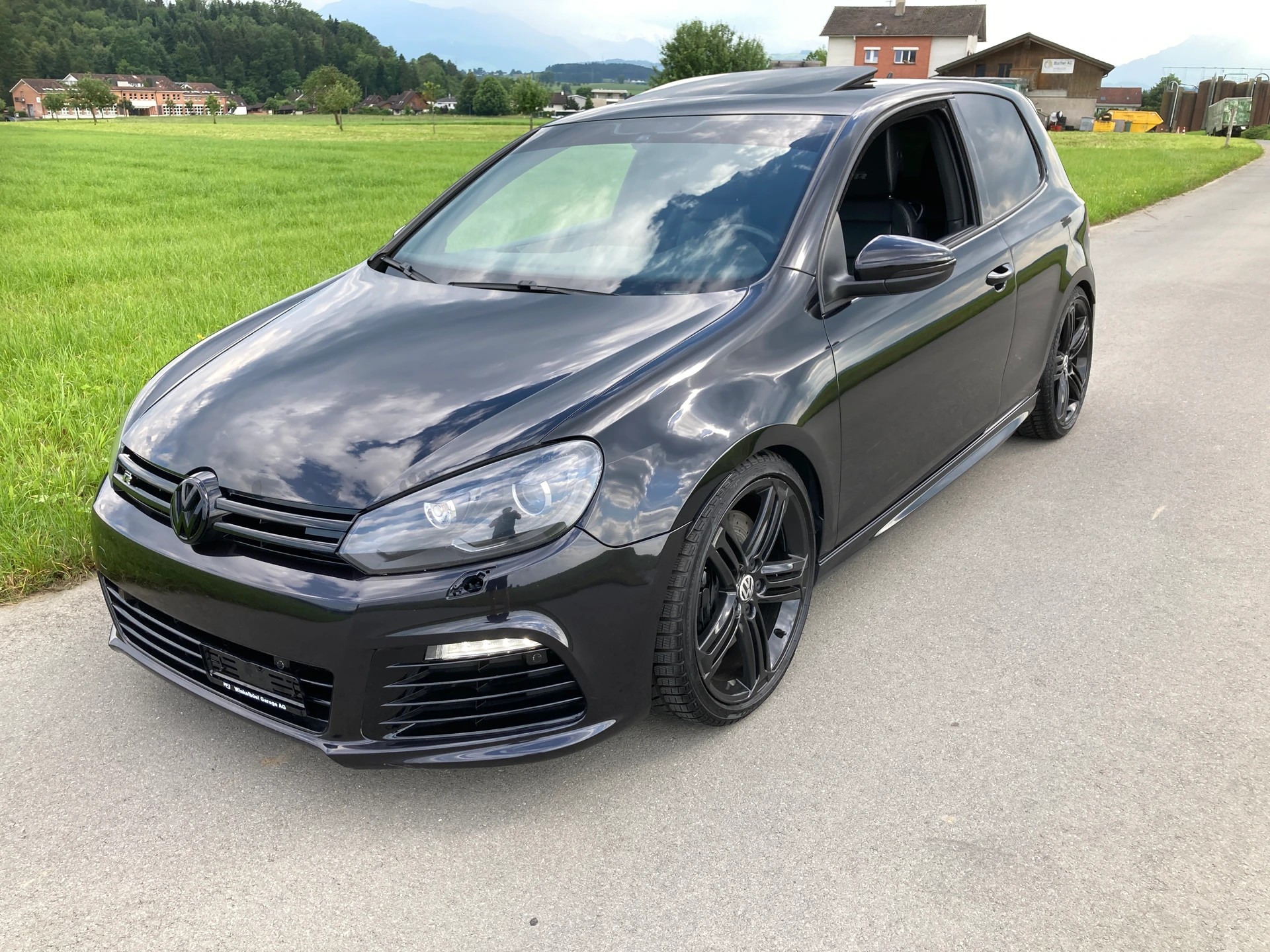 VW Golf 2.0 TSI R 4Motion DSG-image-0