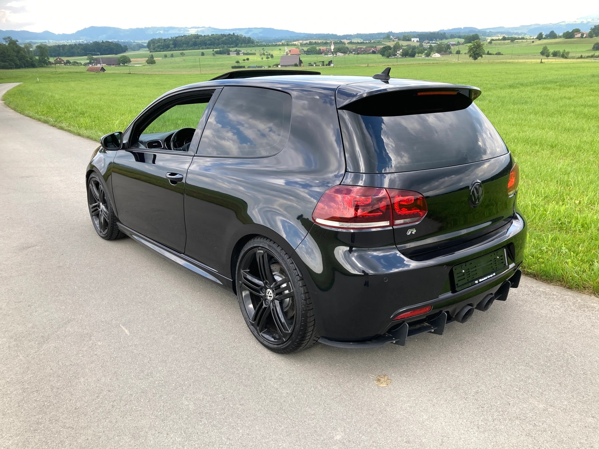 VW Golf 2.0 TSI R 4Motion DSG-image-3