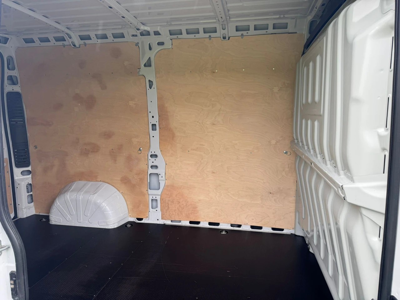 FIAT Ducato 33 L1H1 Swiss-image-5