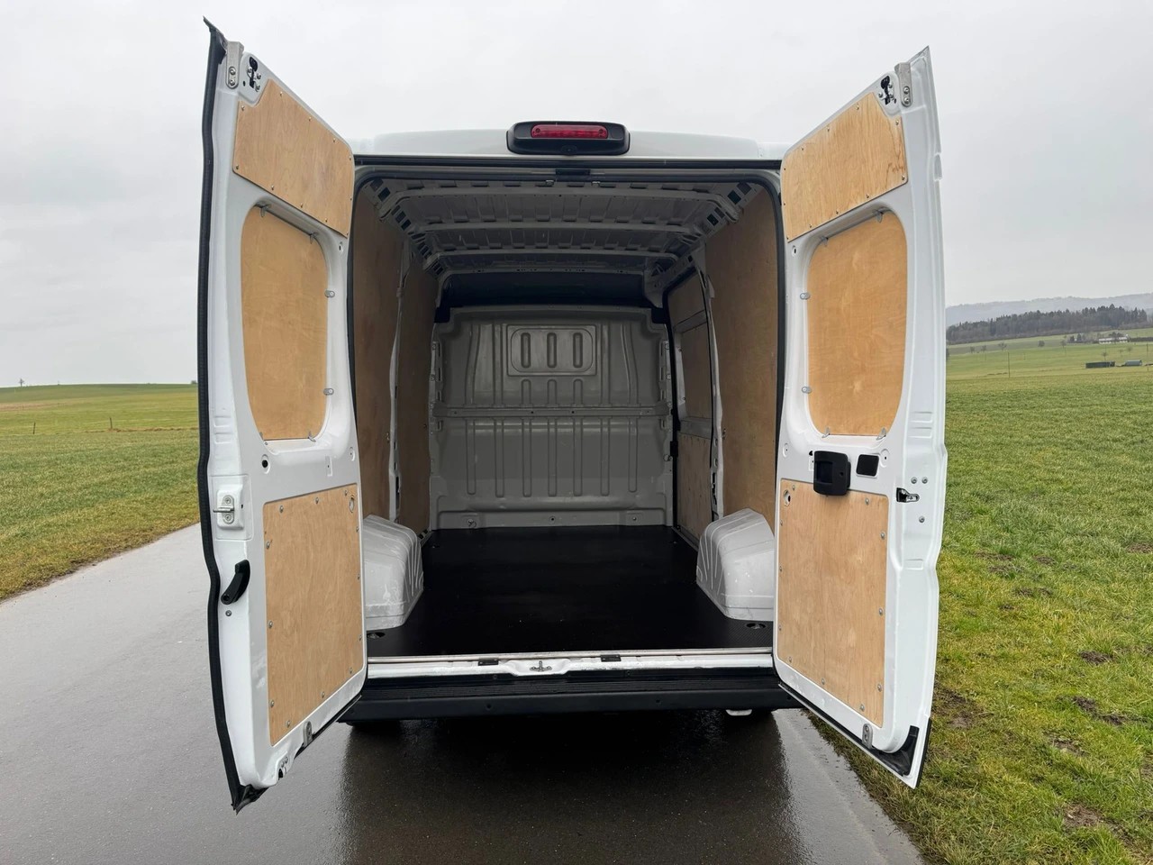 FIAT Ducato 33 L1H1 Swiss-image-3