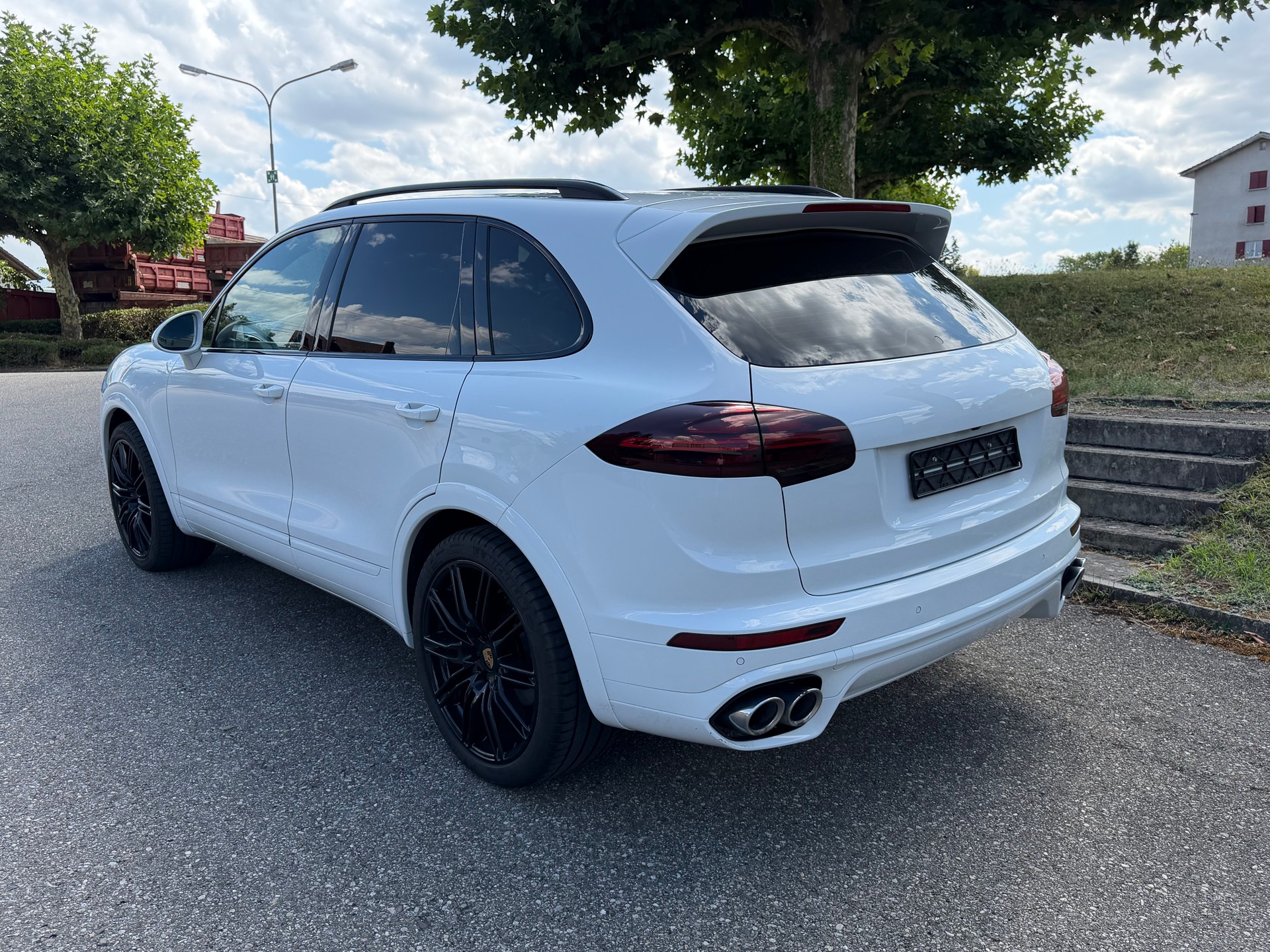 PORSCHE Cayenne S Diesel-image-2