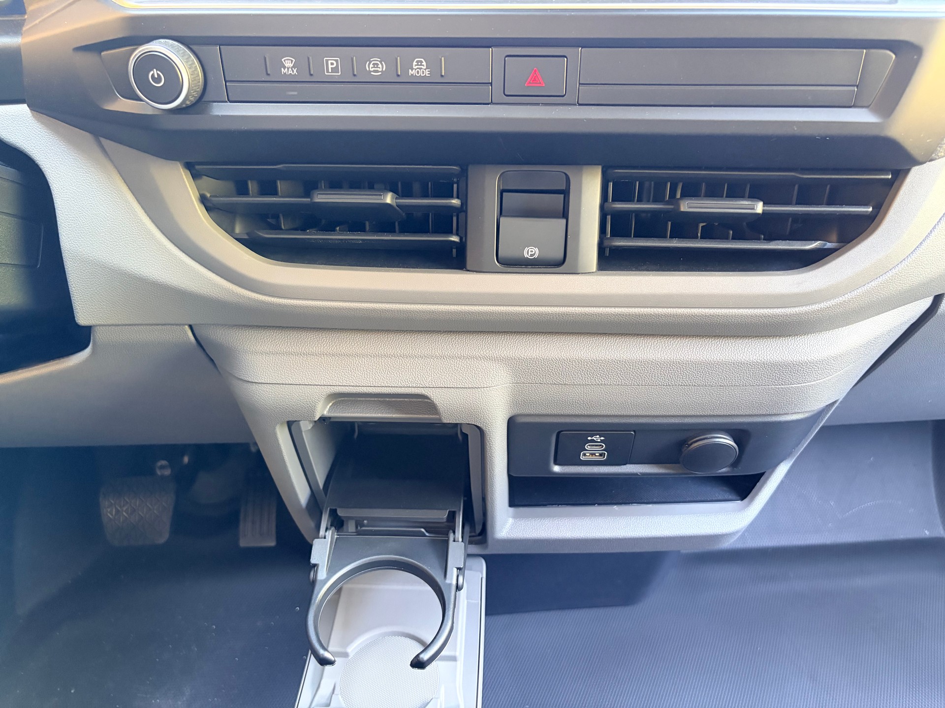 VW Transporter Kaw. 3500 2.0 TDI 150 4motion-image-12