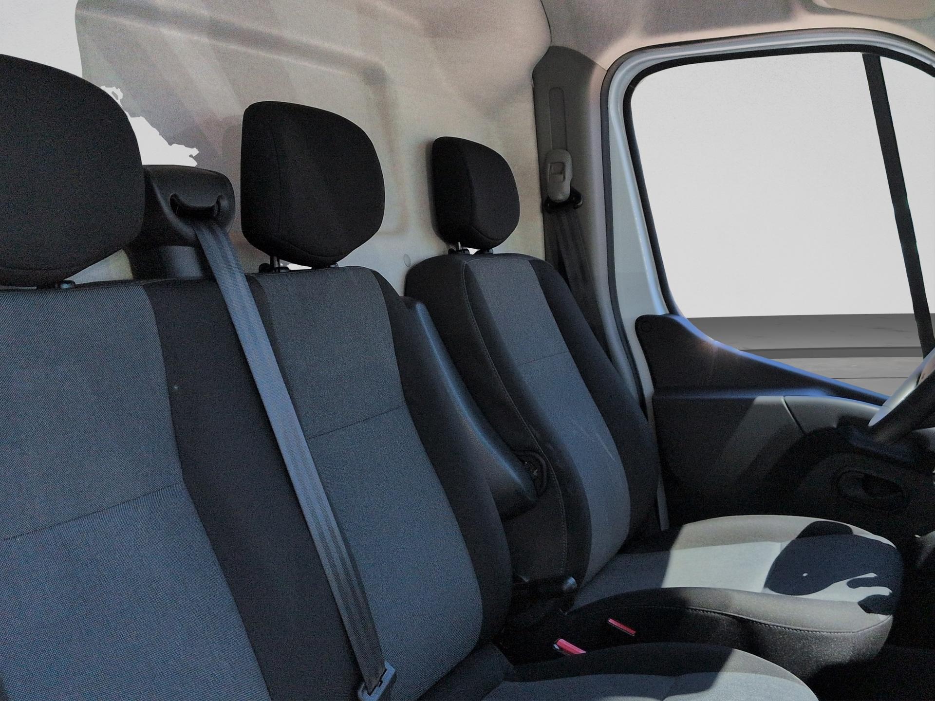RENAULT Master T35 2.3 Blue dCi 135 L2H2-image-14