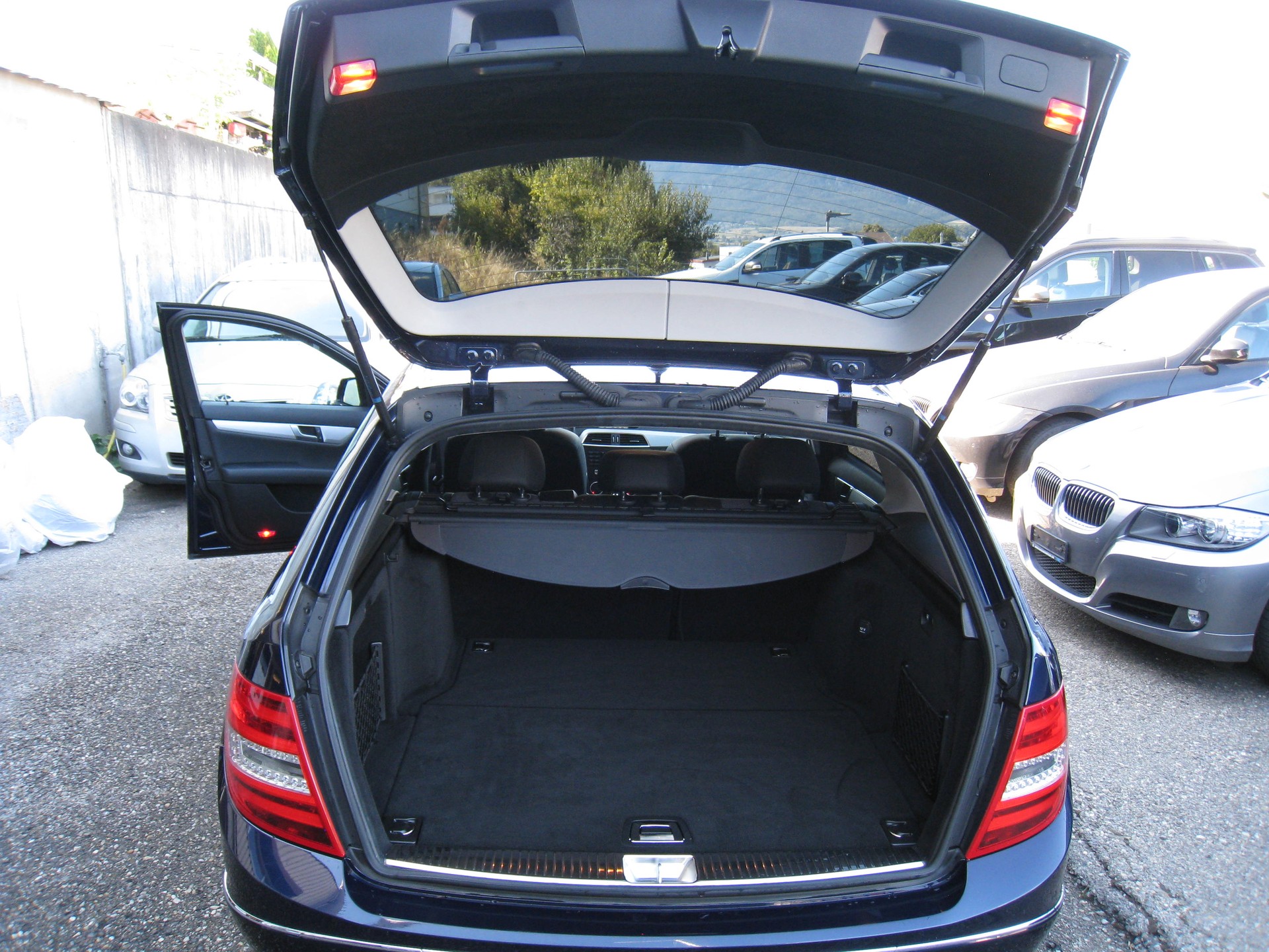 MERCEDES-BENZ C 180 Avantgarde 7G-Tronic-image-9