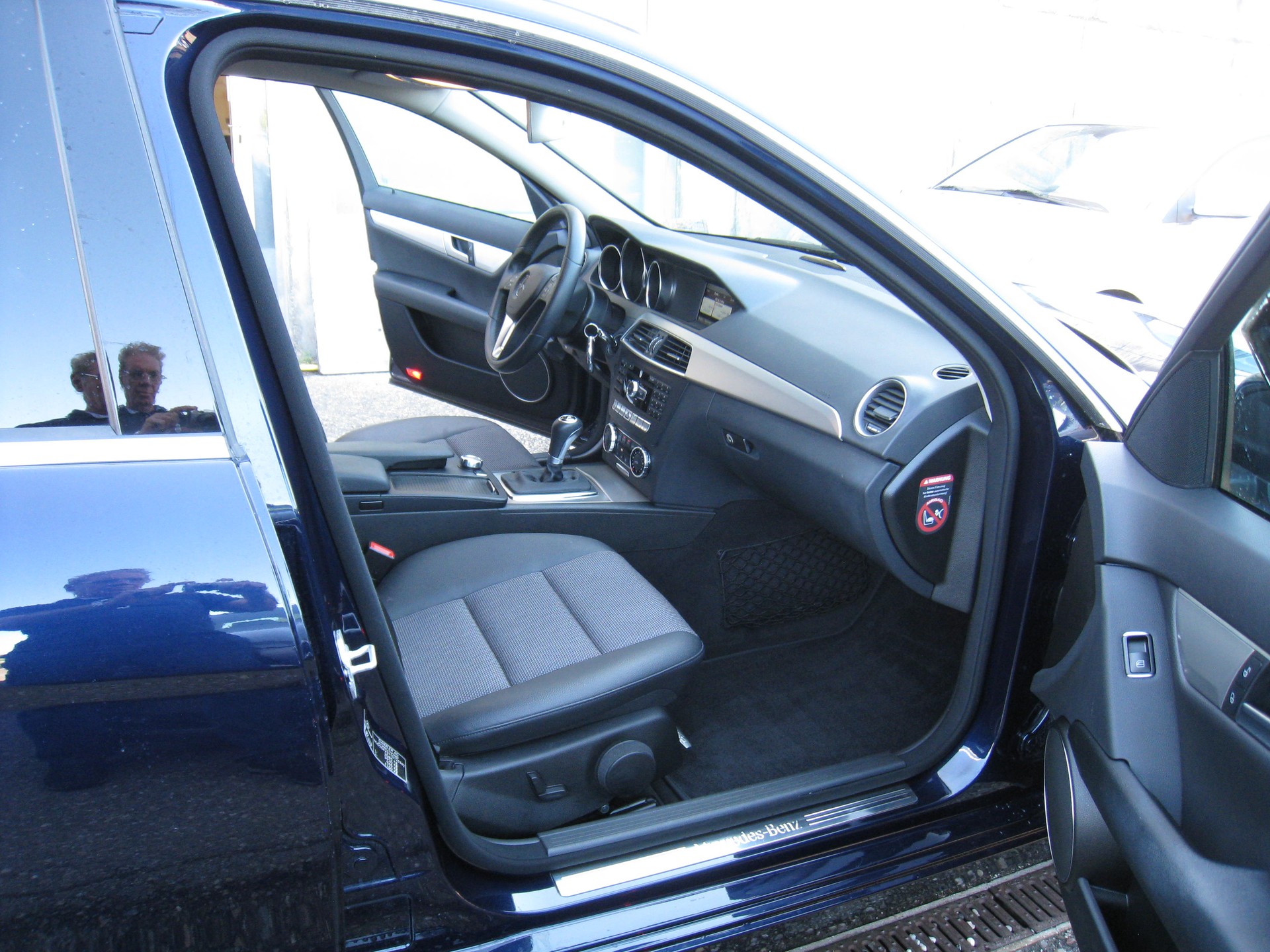 MERCEDES-BENZ C 180 Avantgarde 7G-Tronic-image-5