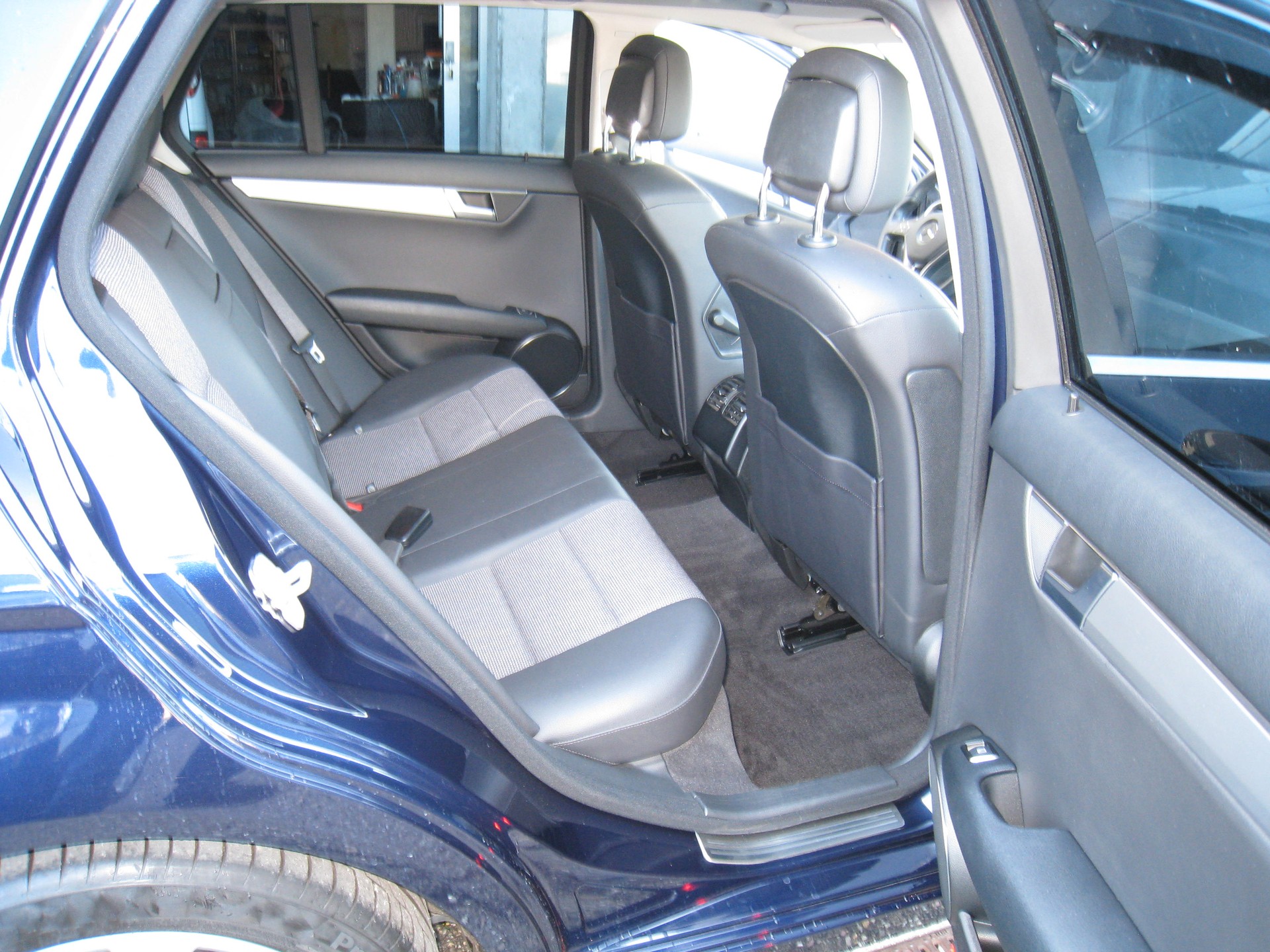 MERCEDES-BENZ C 180 Avantgarde 7G-Tronic-image-8
