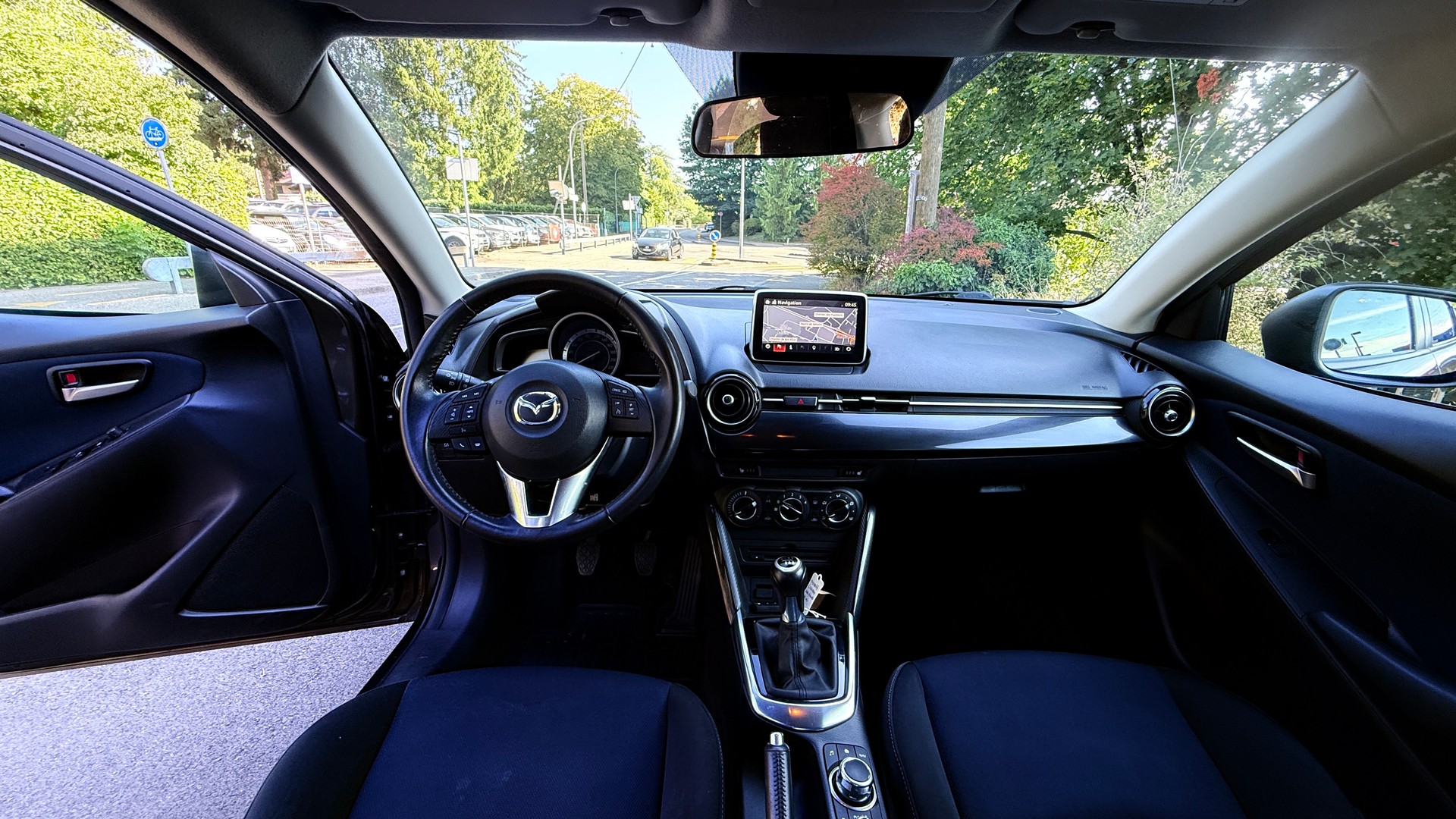 MAZDA 2 1.5 CD 16V Skyactiv-D Ambition-image-8