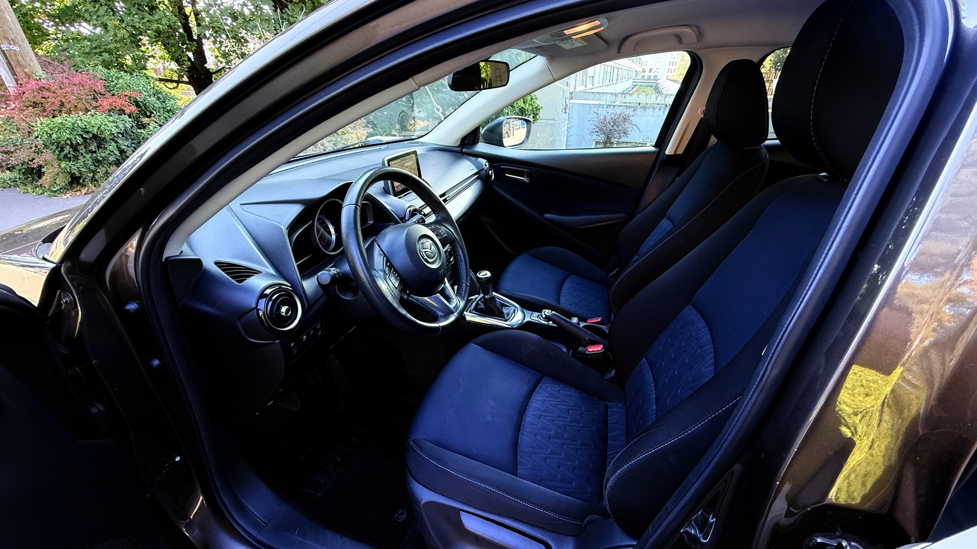 MAZDA 2 1.5 CD 16V Skyactiv-D Ambition-image-9