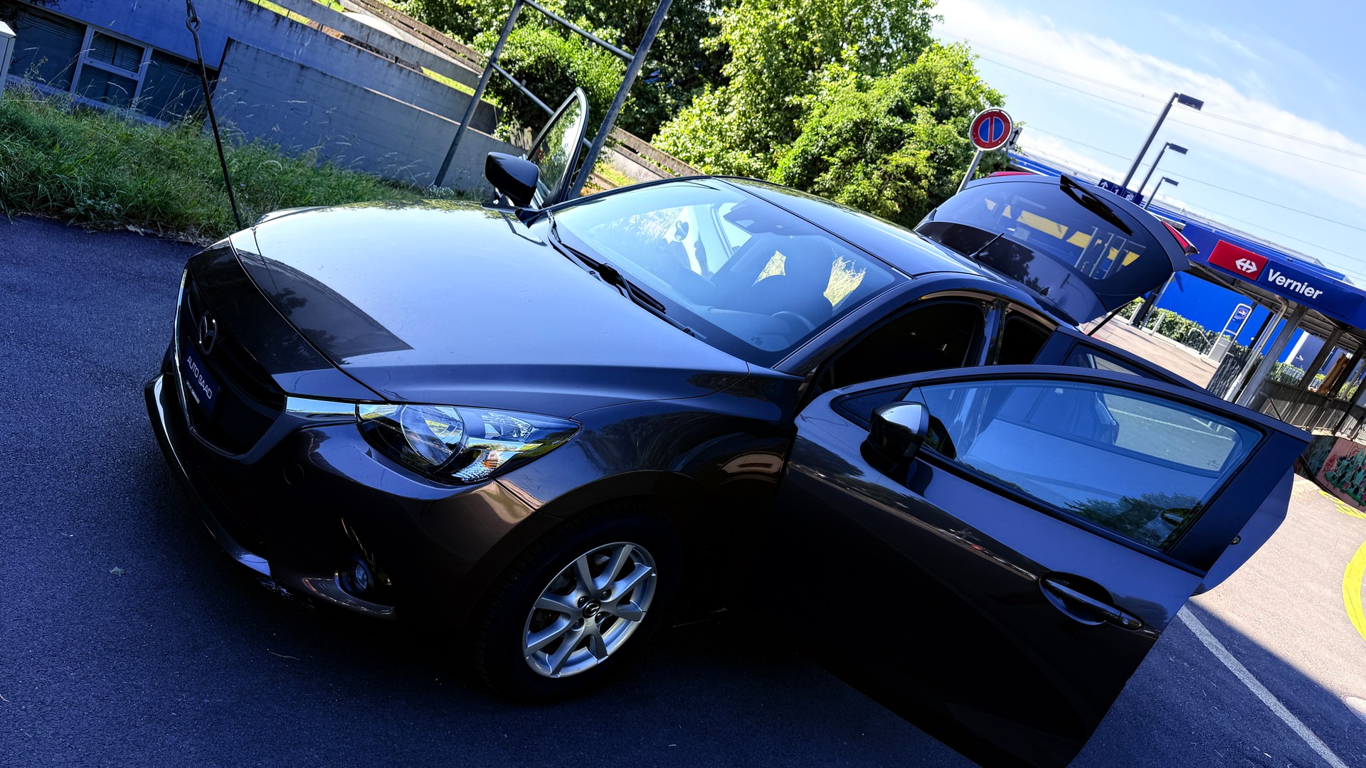 MAZDA 2 1.5 CD 16V Skyactiv-D Ambition-image-14
