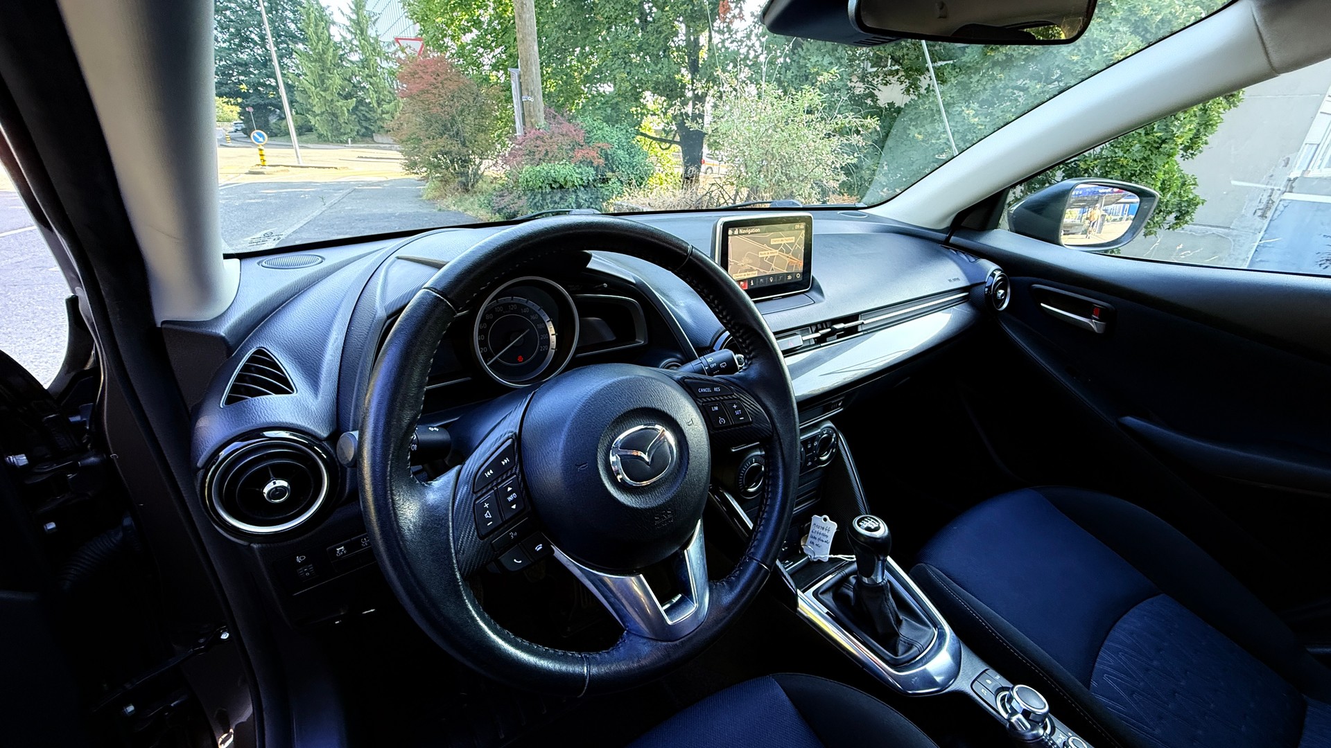 MAZDA 2 1.5 CD 16V Skyactiv-D Ambition-image-10