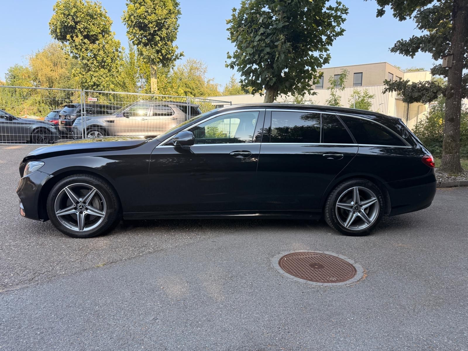 MERCEDES-BENZ E 220 d 4Matic 9G-Tronic-image-2