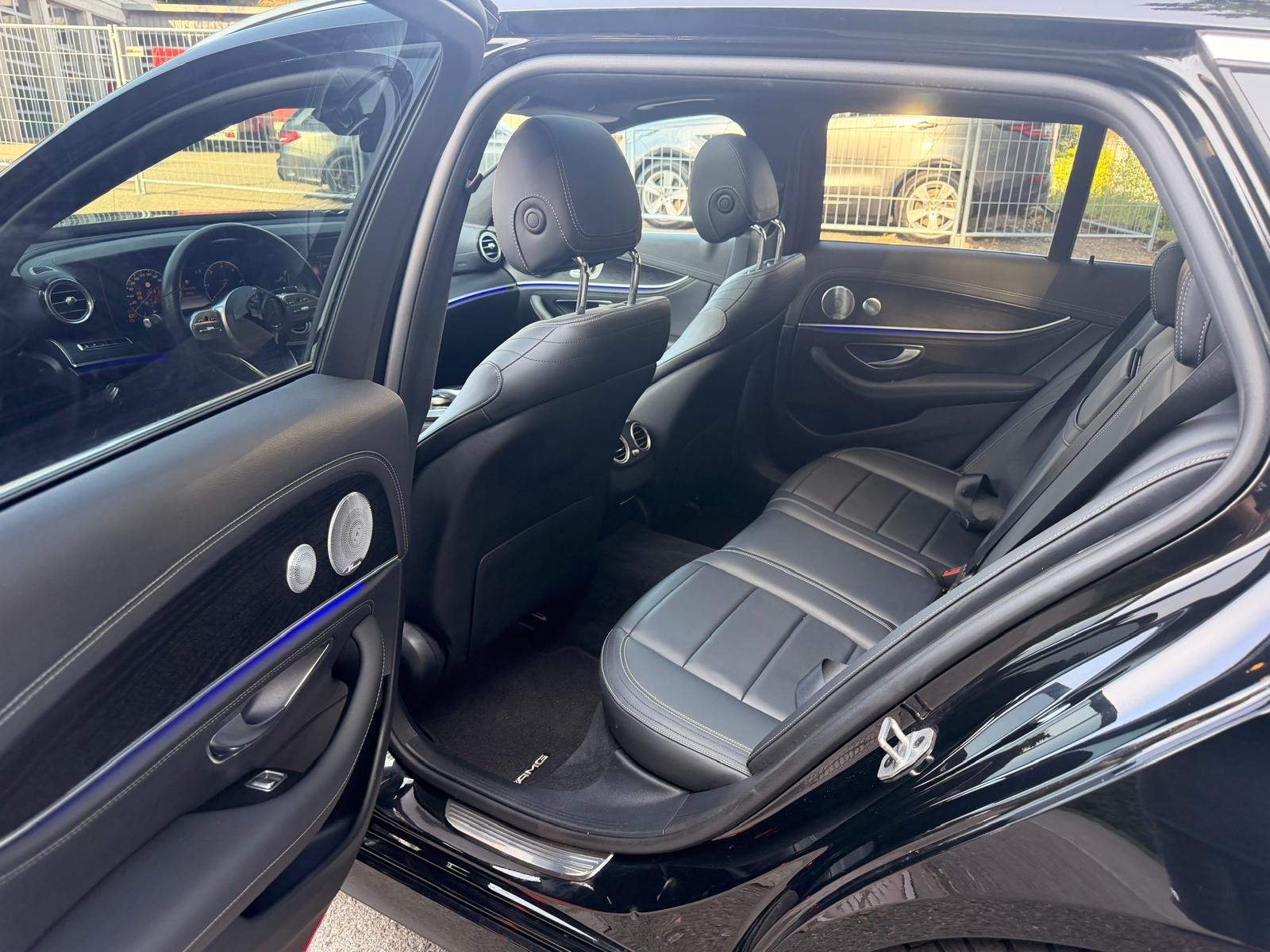 MERCEDES-BENZ E 220 d 4Matic 9G-Tronic-image-10