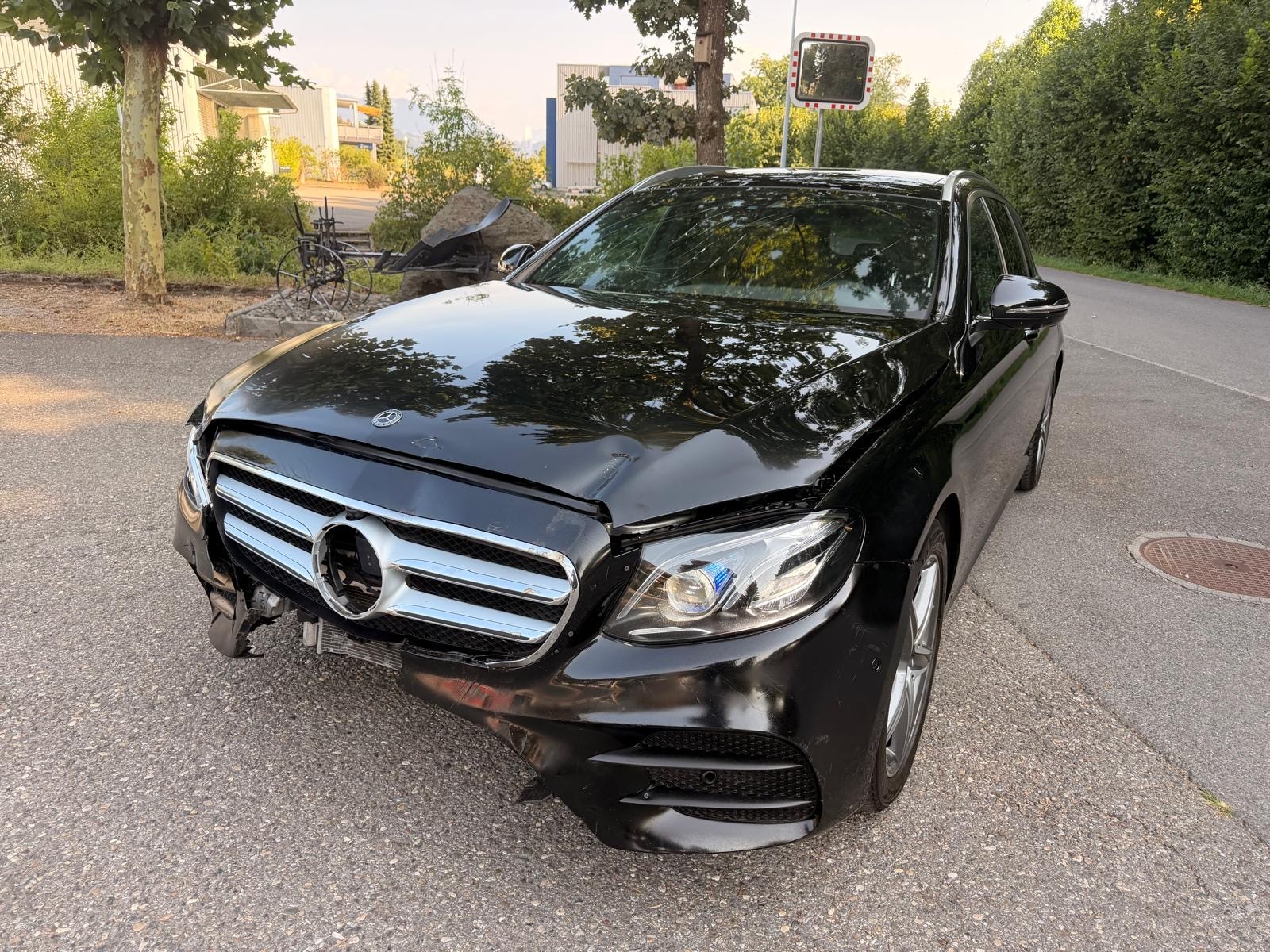 MERCEDES-BENZ E 220 d 4Matic 9G-Tronic-image-1