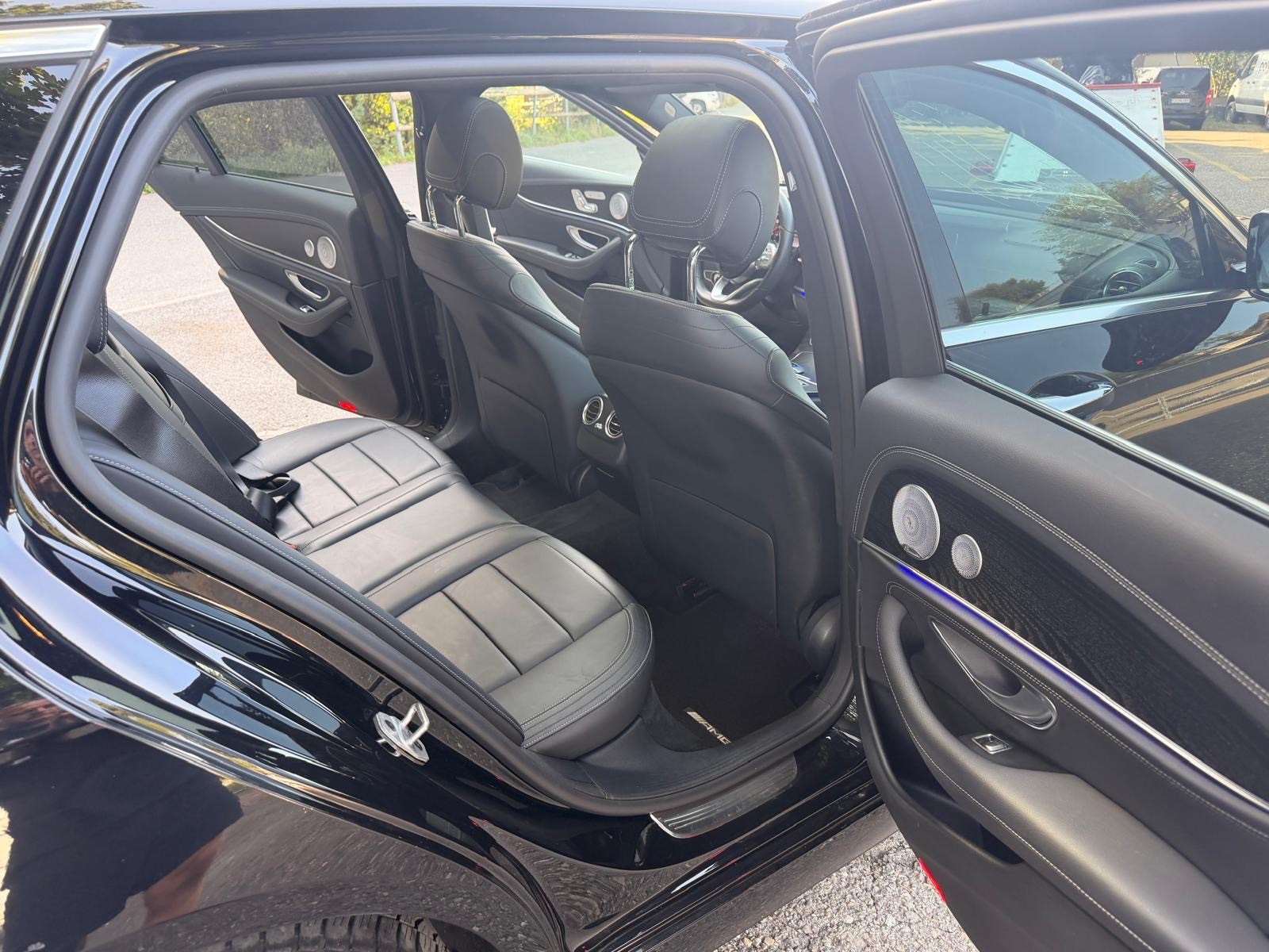 MERCEDES-BENZ E 220 d 4Matic 9G-Tronic-image-11