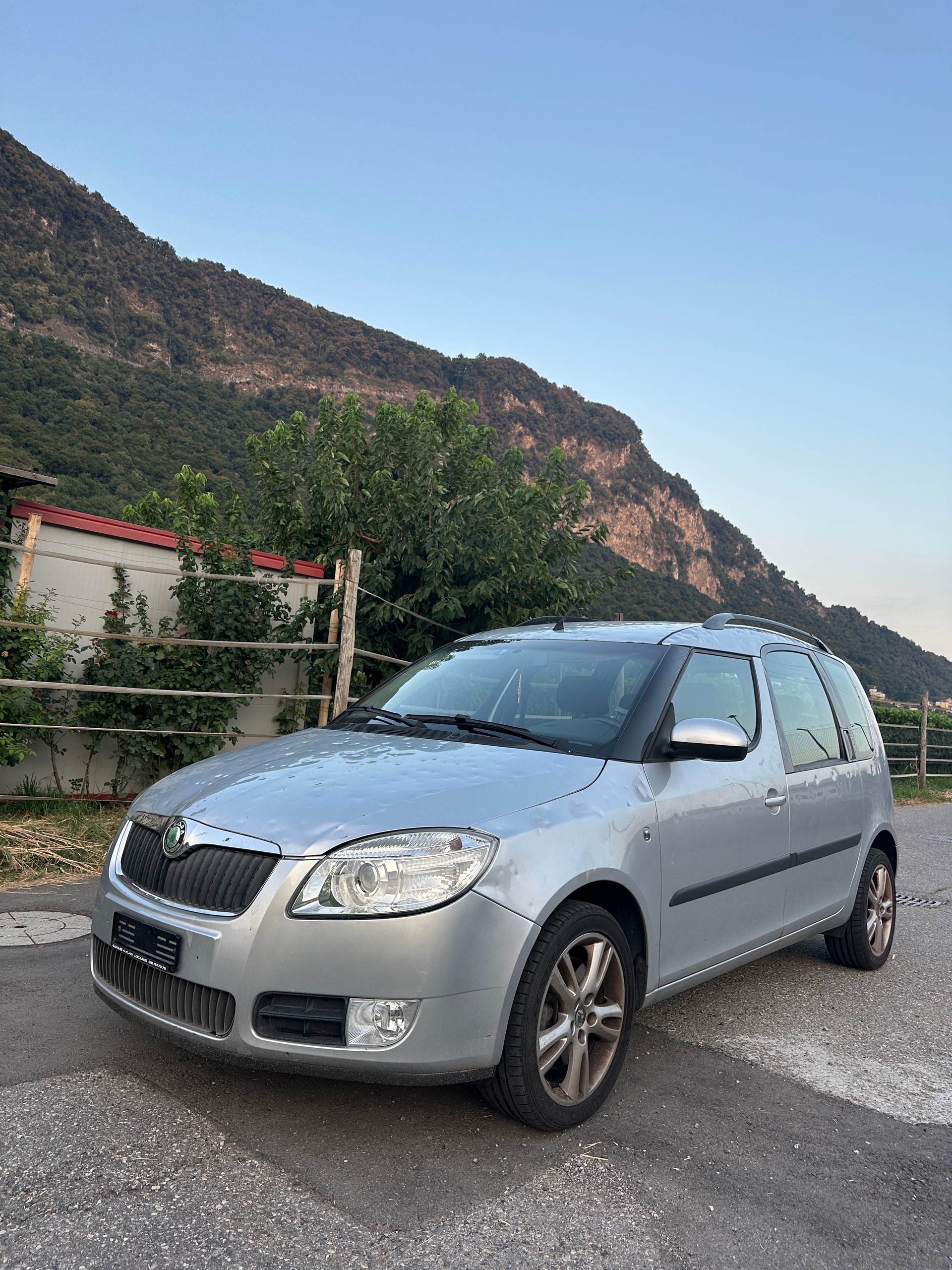 SKODA Roomster 1.6 Style-image-3