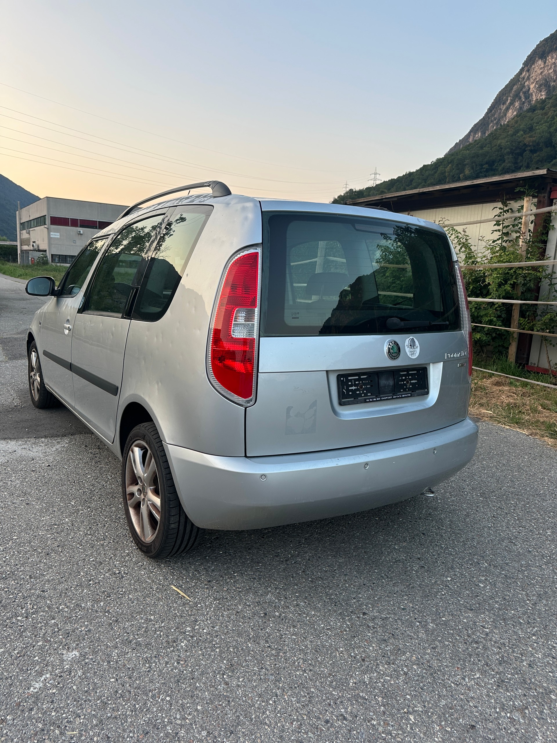 SKODA Roomster 1.6 Style-image-5
