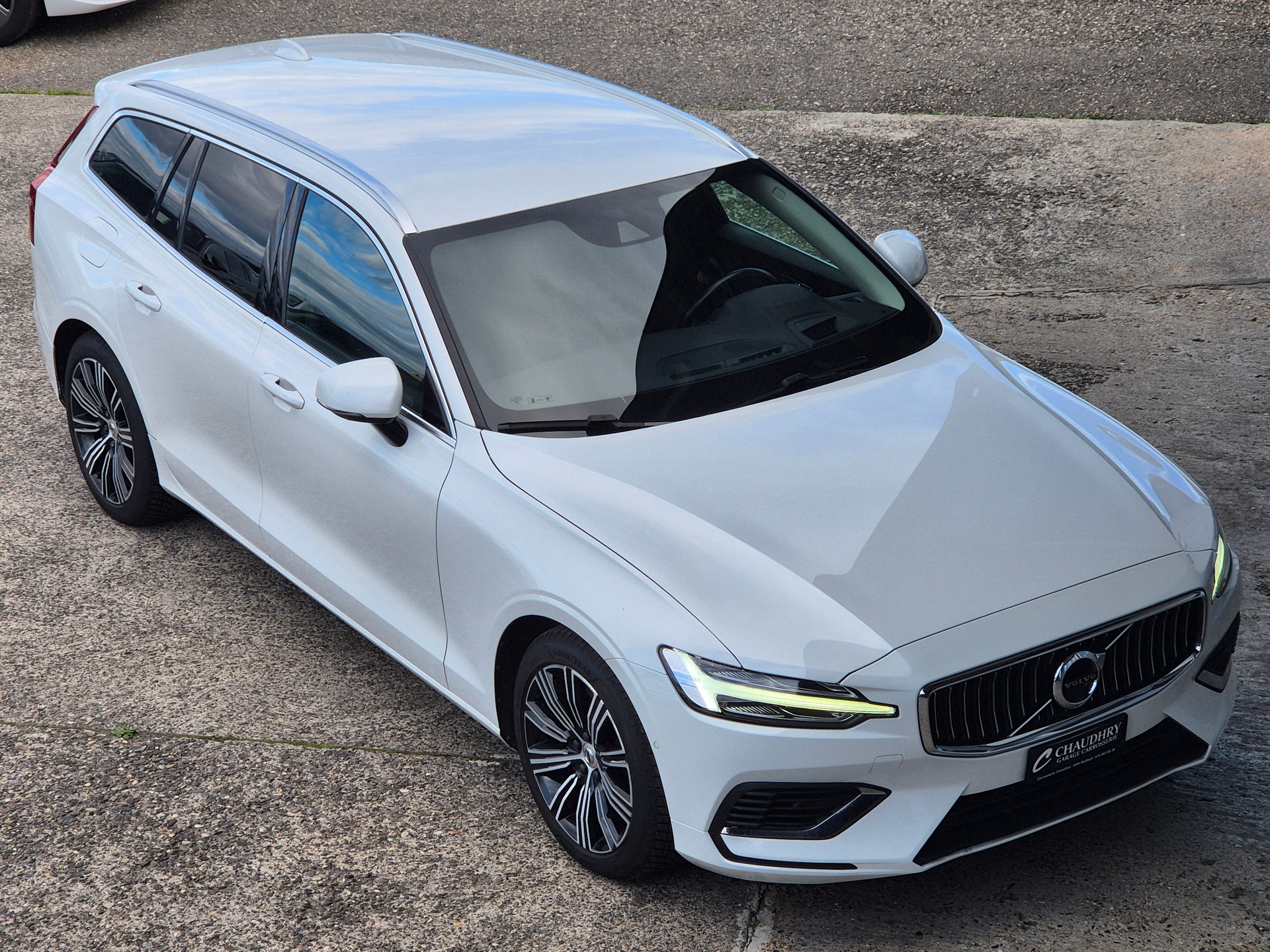 VOLVO V60 T6 eAWD Twin Engine Inscription Geartronic-image-2