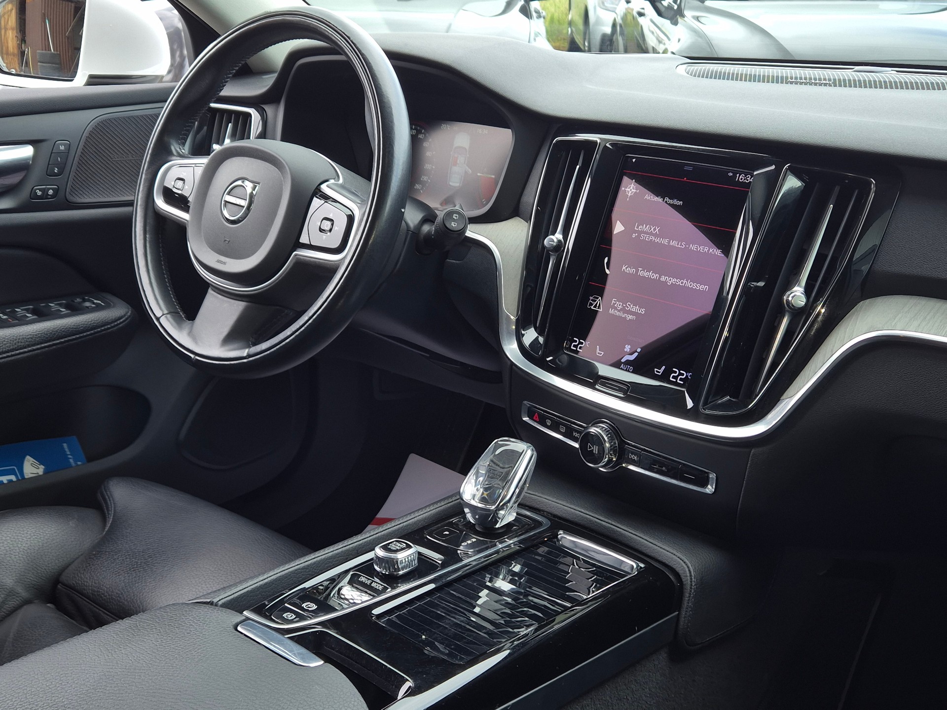 VOLVO V60 T6 eAWD Twin Engine Inscription Geartronic-image-10