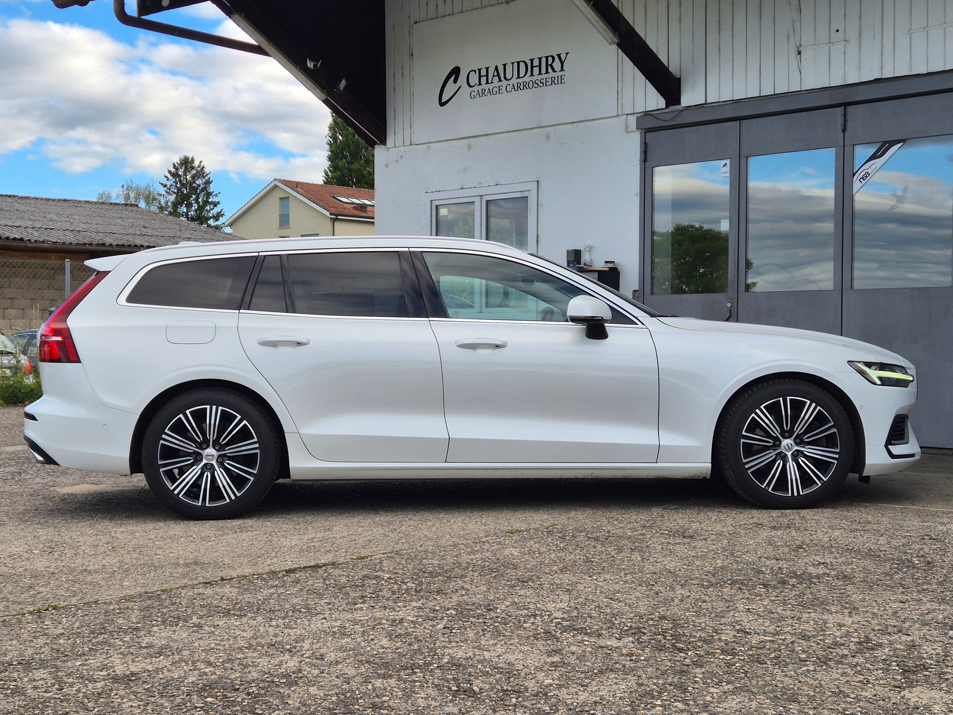 VOLVO V60 T6 eAWD Twin Engine Inscription Geartronic-image-4