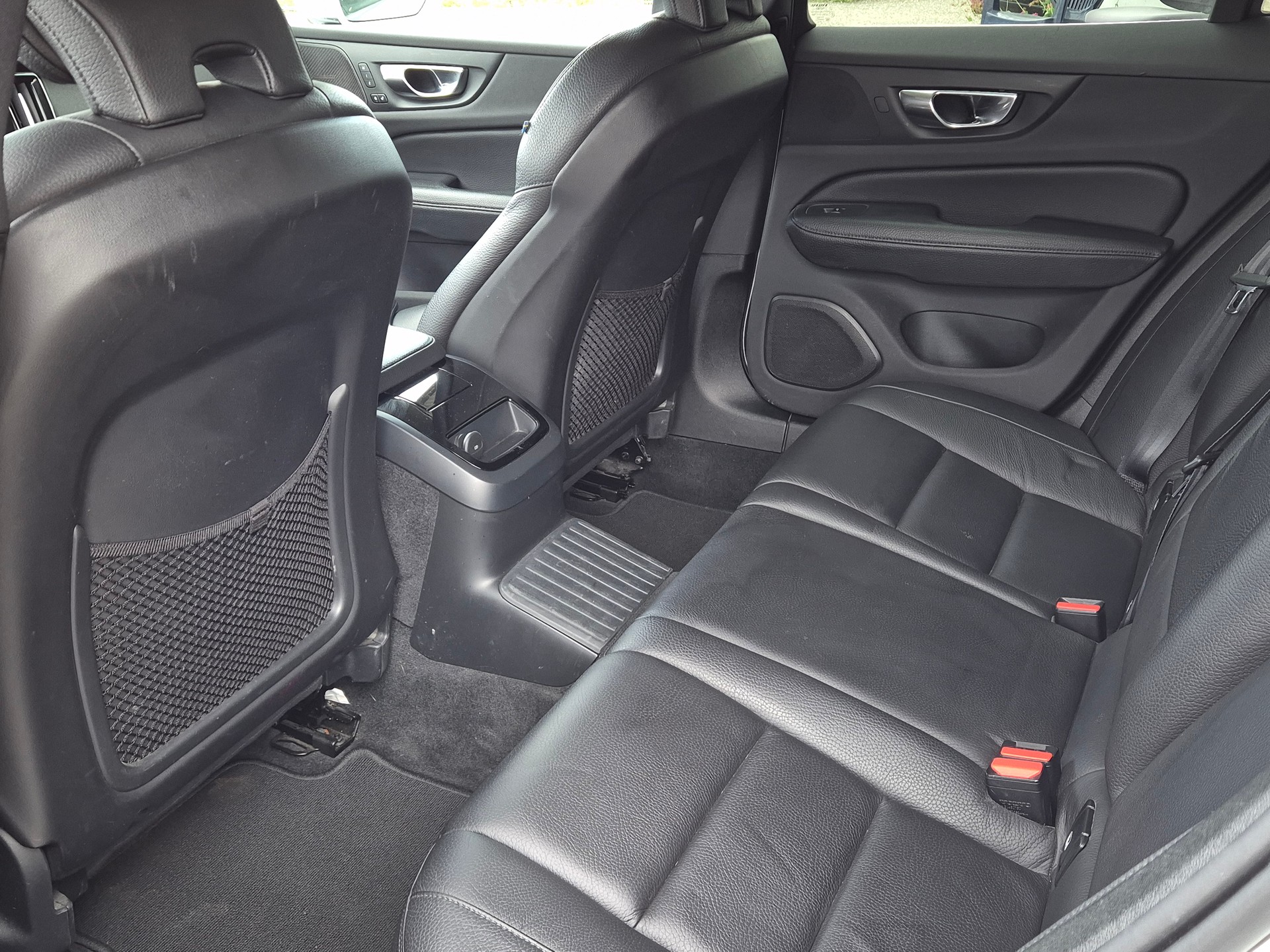 VOLVO V60 T6 eAWD Twin Engine Inscription Geartronic-image-14