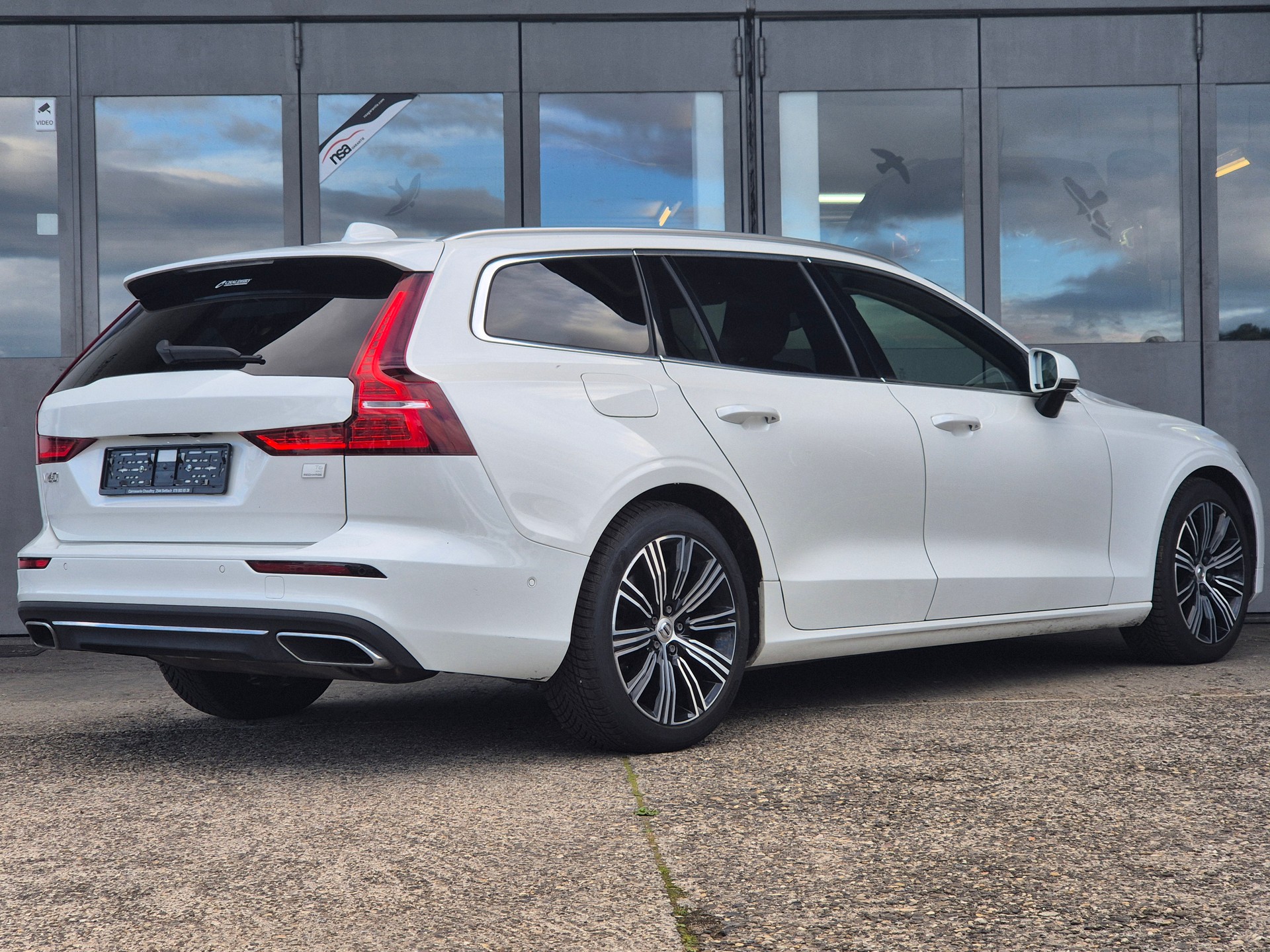 VOLVO V60 T6 eAWD Twin Engine Inscription Geartronic-image-5