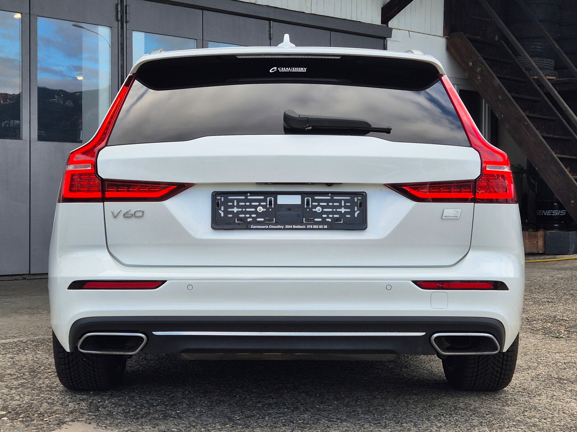 VOLVO V60 T6 eAWD Twin Engine Inscription Geartronic-image-6