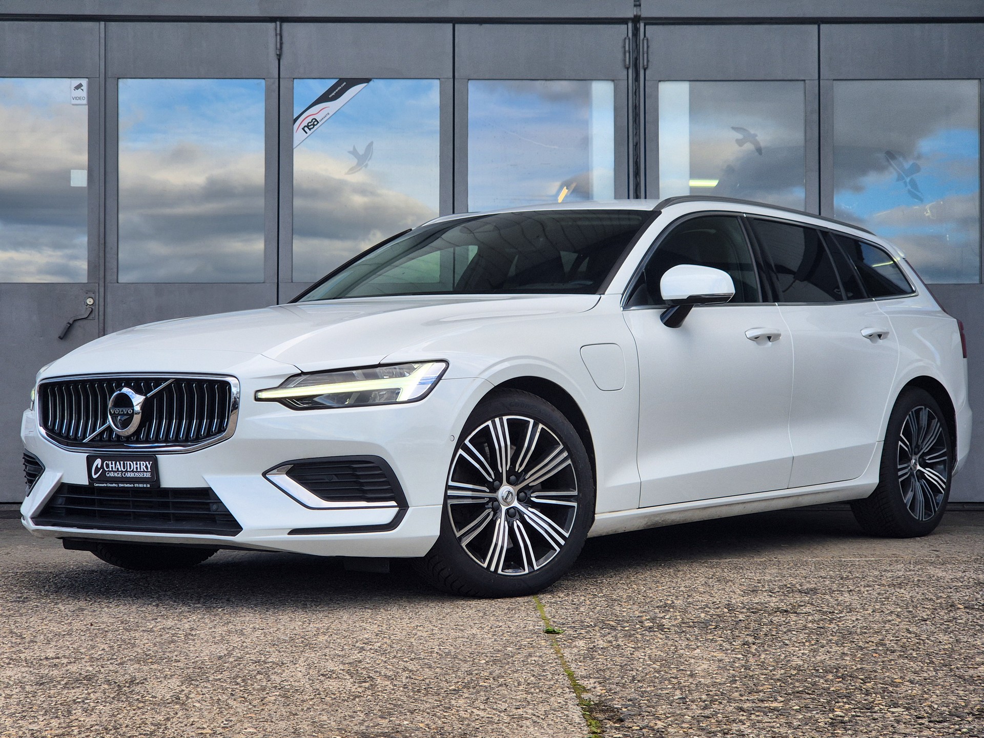 VOLVO V60 T6 eAWD Twin Engine Inscription Geartronic-image-0