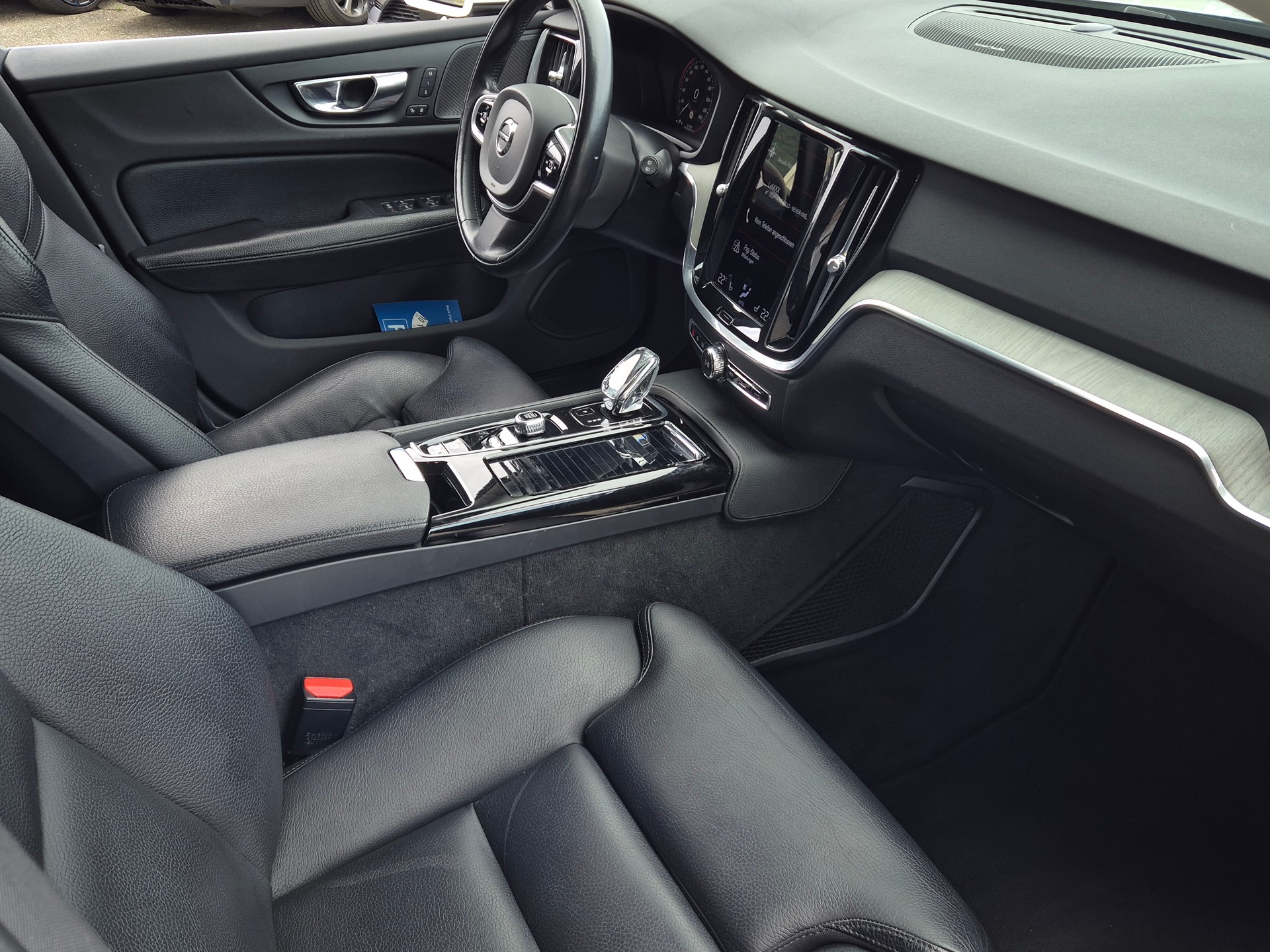 VOLVO V60 T6 eAWD Twin Engine Inscription Geartronic-image-13