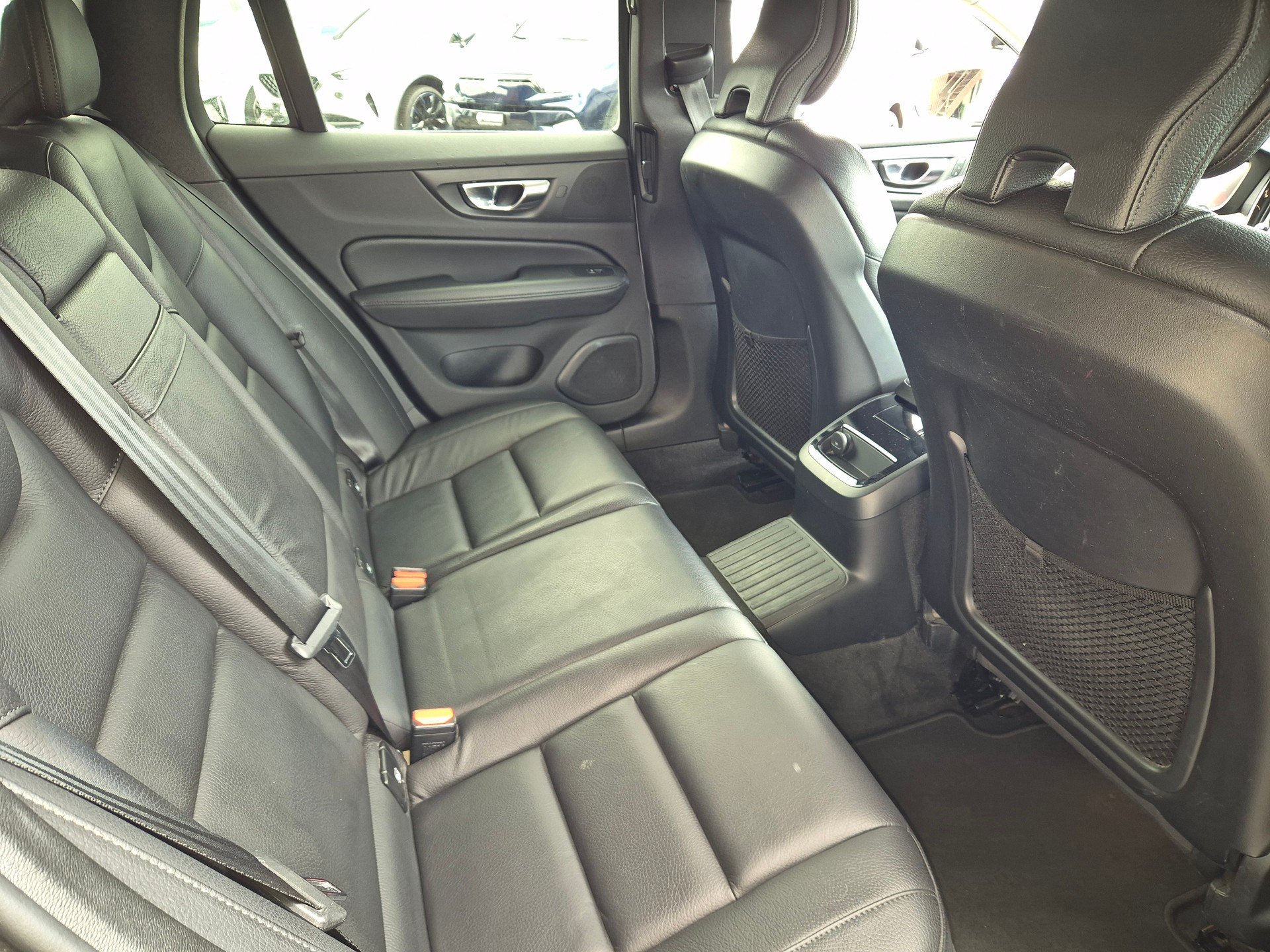 VOLVO V60 T6 eAWD Twin Engine Inscription Geartronic-image-15
