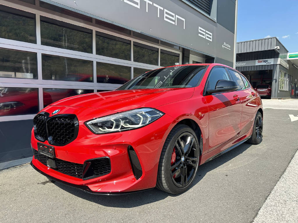 BMW M135i xDrive - (CH)-showroom-element-1