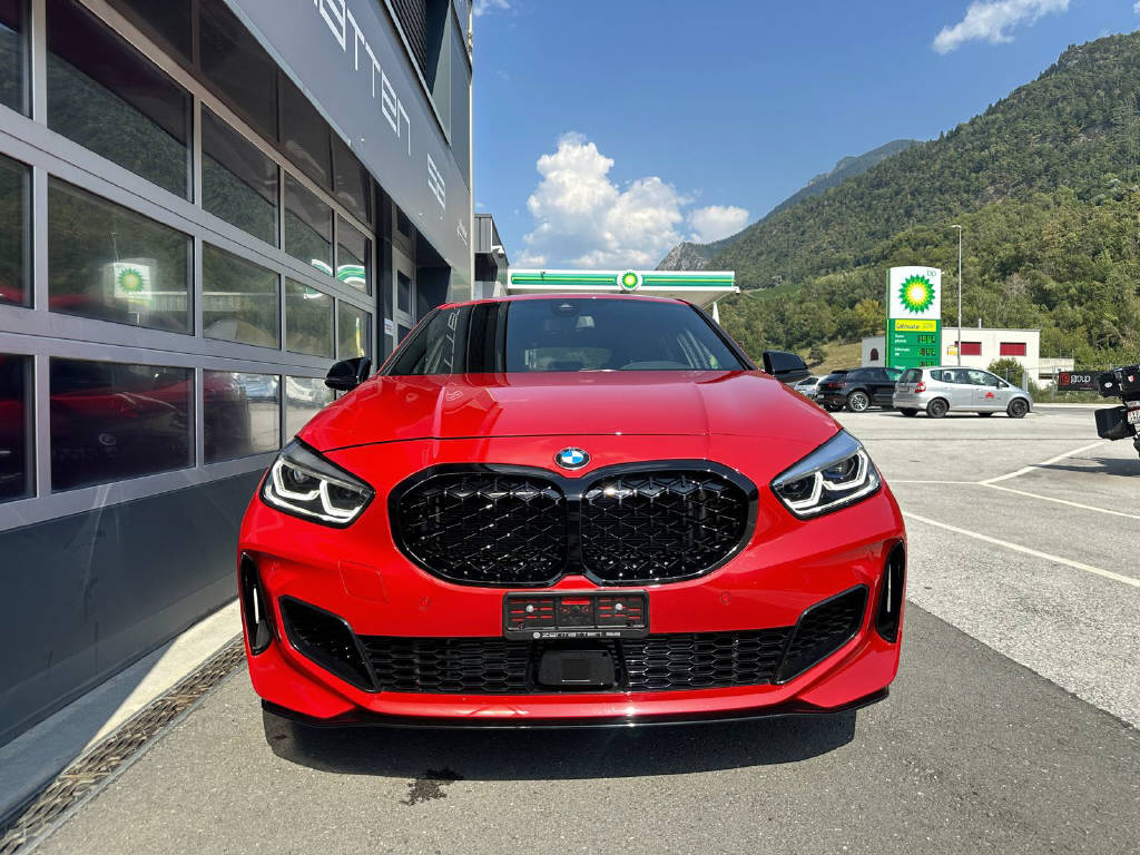 BMW M135i xDrive - (CH)-showroom-element-2