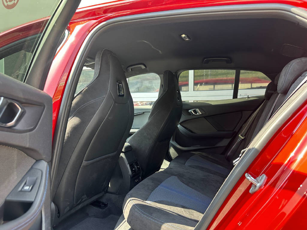 BMW M135i xDrive - (CH)-image-7