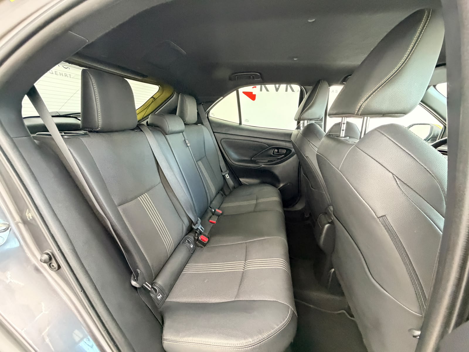 TOYOTA Yaris Cross 1.5 Adventure e-CVT AWD-i | CH-FAHRZEUG | 4x4 | 15 JAHRE GARANTIE |-image-15