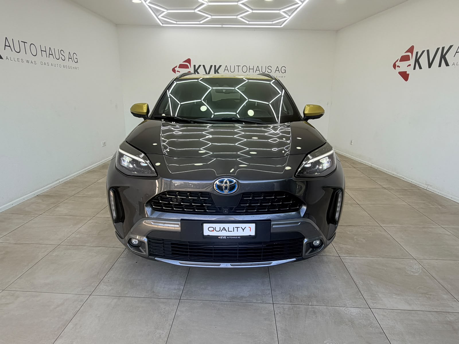 TOYOTA Yaris Cross 1.5 Adventure e-CVT AWD-i | CH-FAHRZEUG | 4x4 | 15 JAHRE GARANTIE |-showroom-element-2