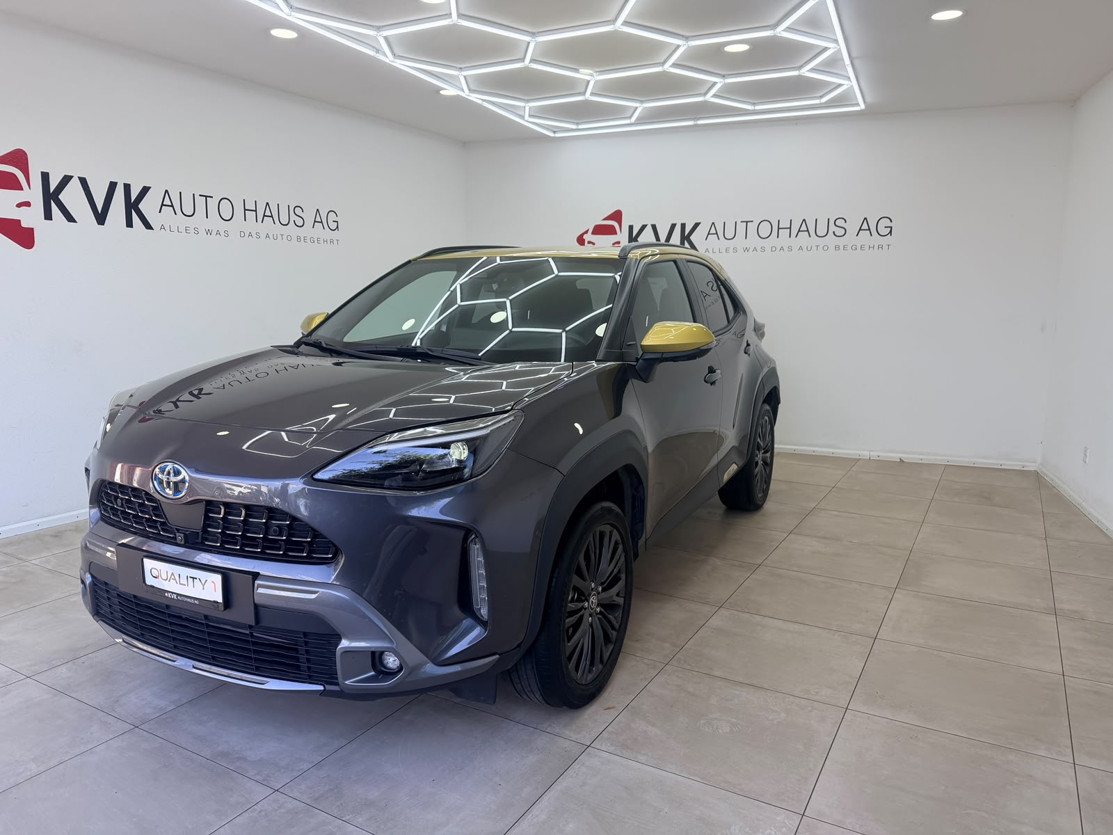 TOYOTA Yaris Cross 1.5 Adventure e-CVT AWD-i | CH-FAHRZEUG | 4x4 | 15 JAHRE GARANTIE |-showroom-element-1