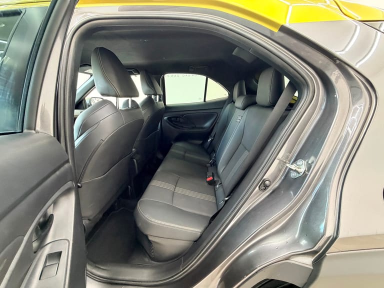 Toyota Yaris Cross 1.5 Adventure e-CVT AWD-i, Foto 13 von 14