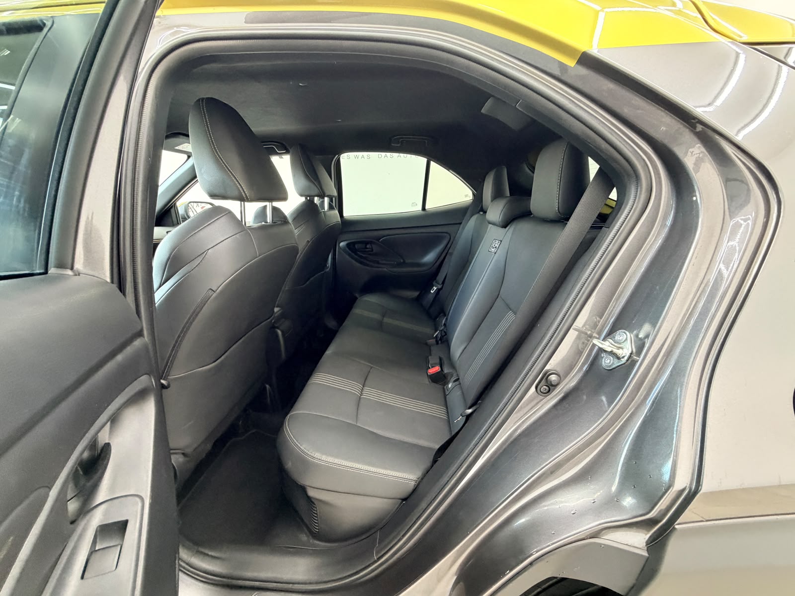 TOYOTA Yaris Cross 1.5 Adventure e-CVT AWD-i | CH-FAHRZEUG | 4x4 | 15 JAHRE GARANTIE |-image-14
