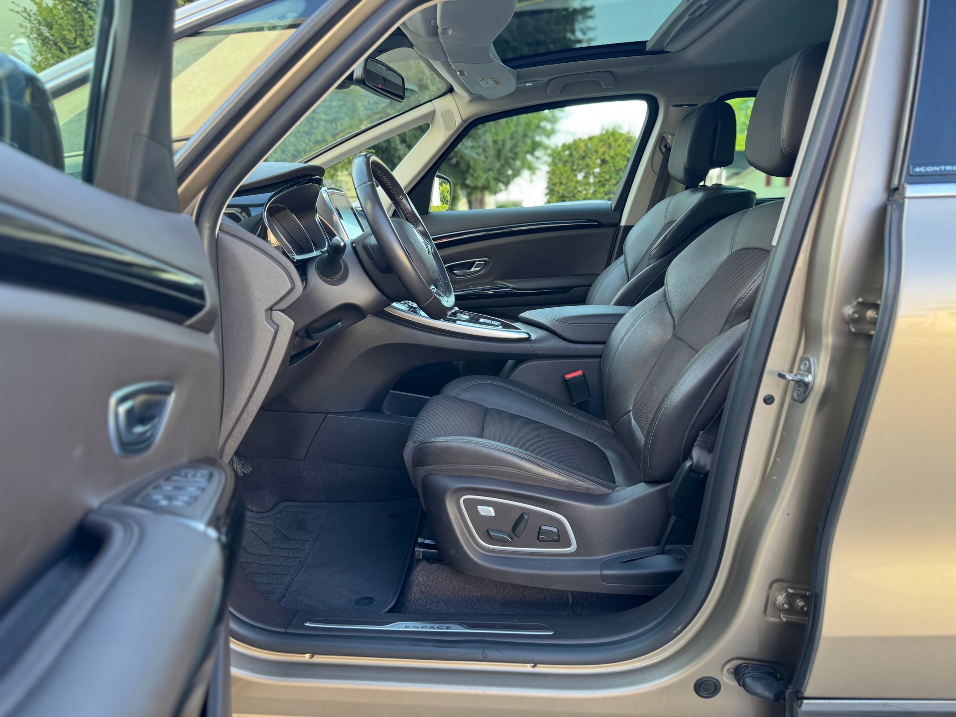 RENAULT Espace 1.6 dCi Initiale Paris EDC-image-12