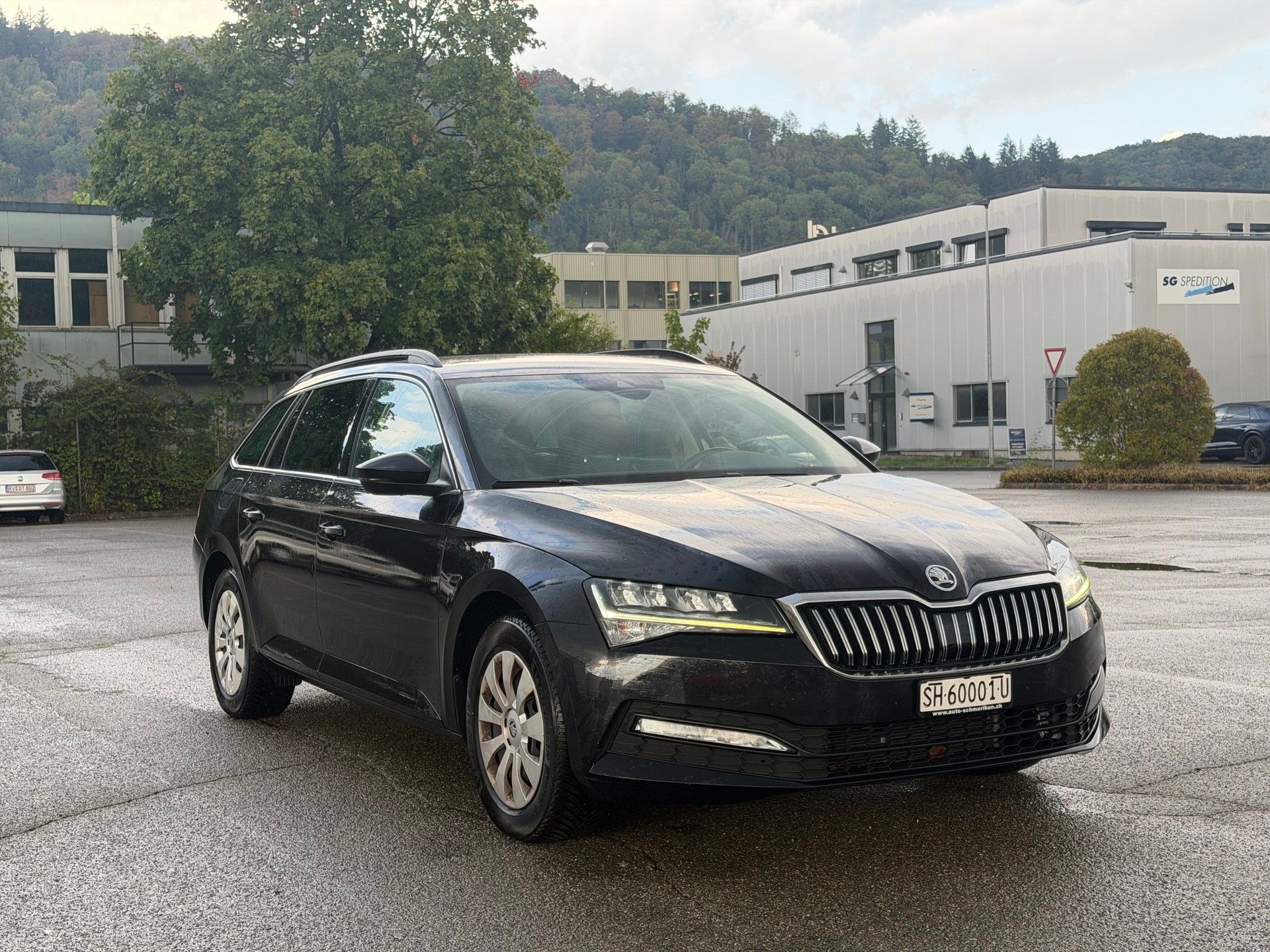 SKODA Superb 2.0 TDi Ambition DSG-image-2