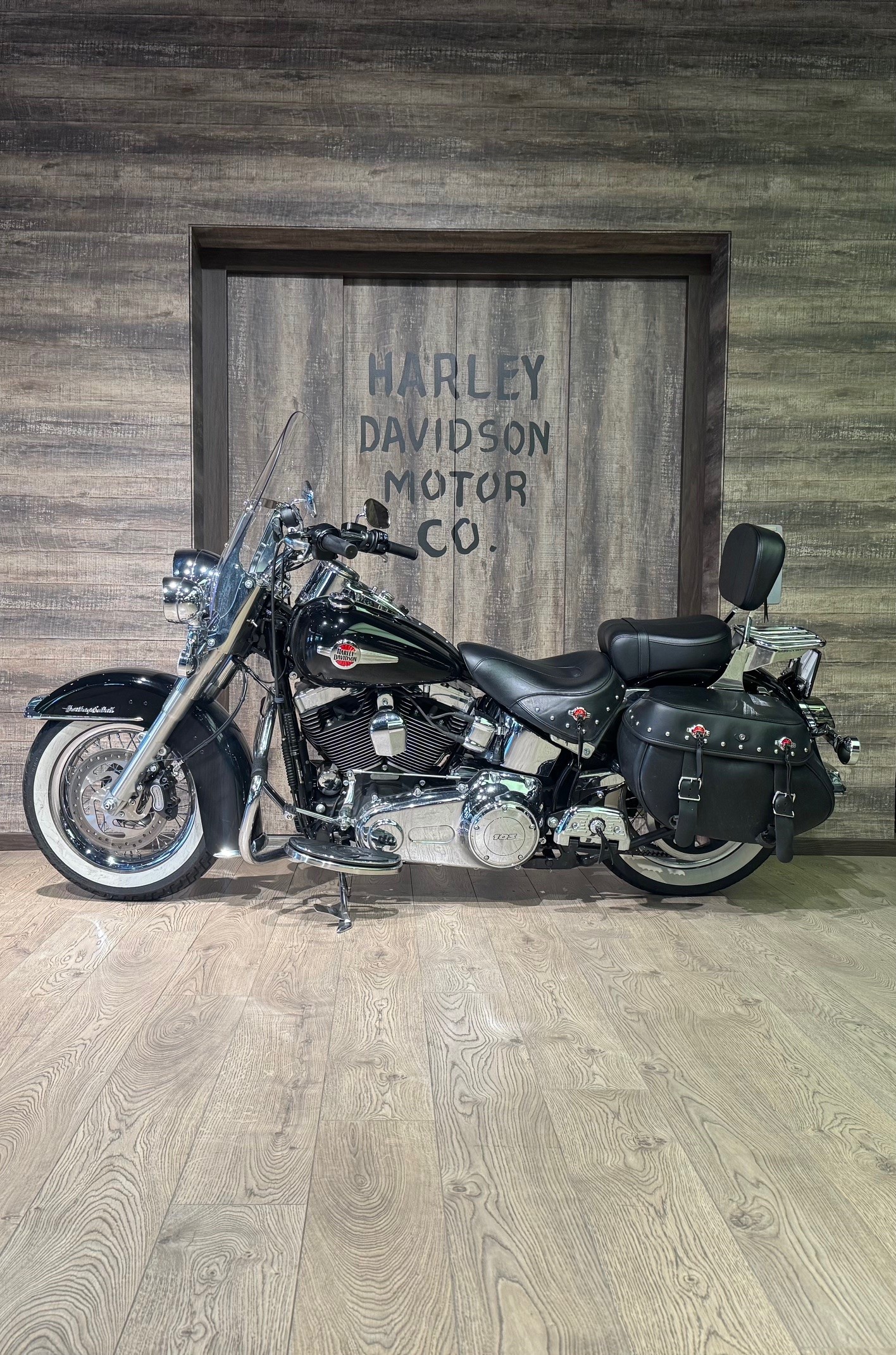 HARLEY-DAVIDSON FLSTC Softail Heritage Classic ABS-showroom-element-3