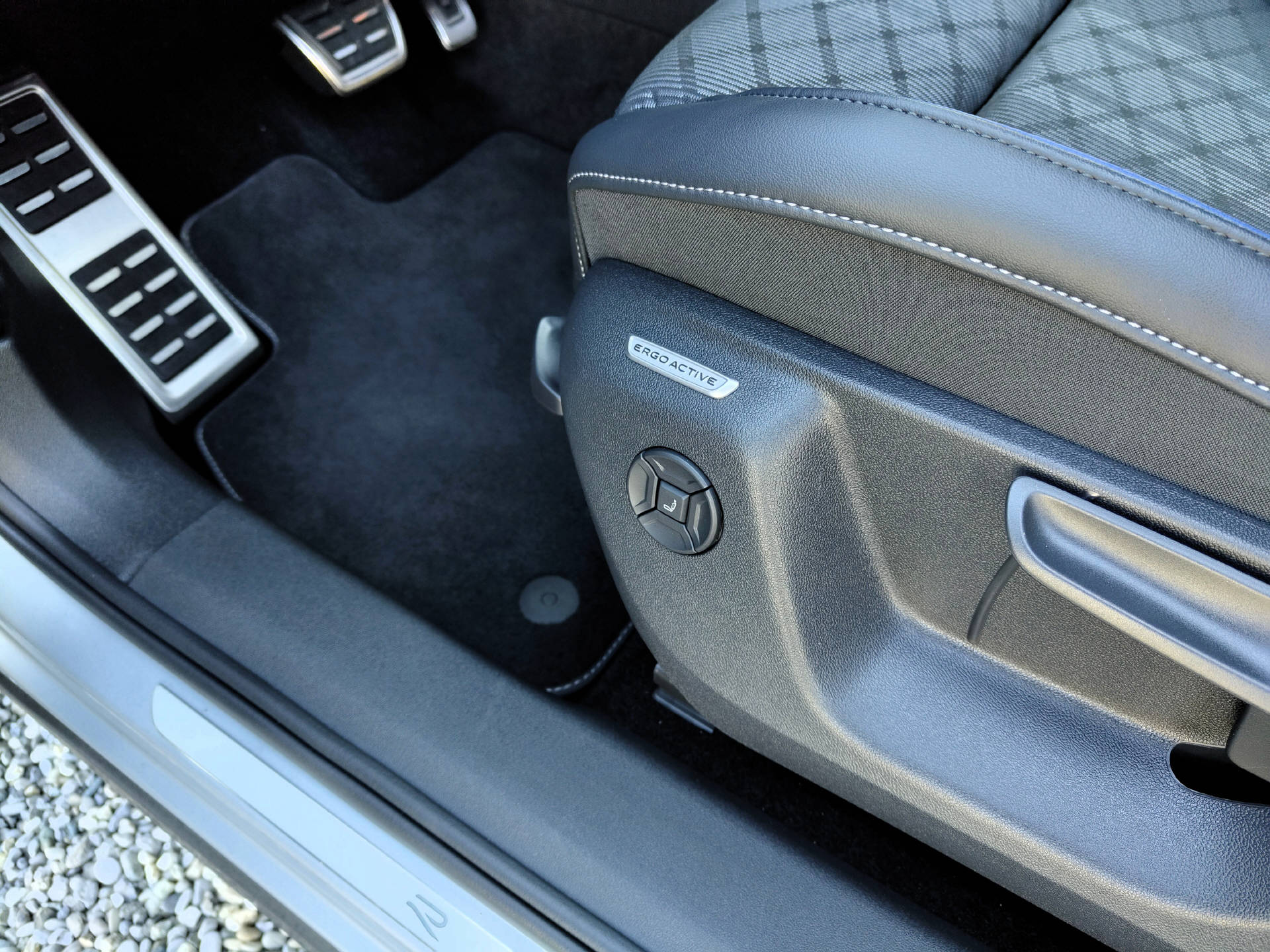 VW Tiguan 2.0 TSI R-Line DSG 4Motion-image-9