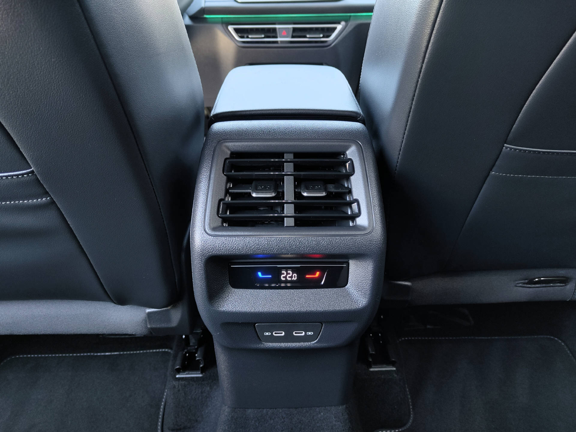 VW Tiguan 2.0 TSI R-Line DSG 4Motion-image-13