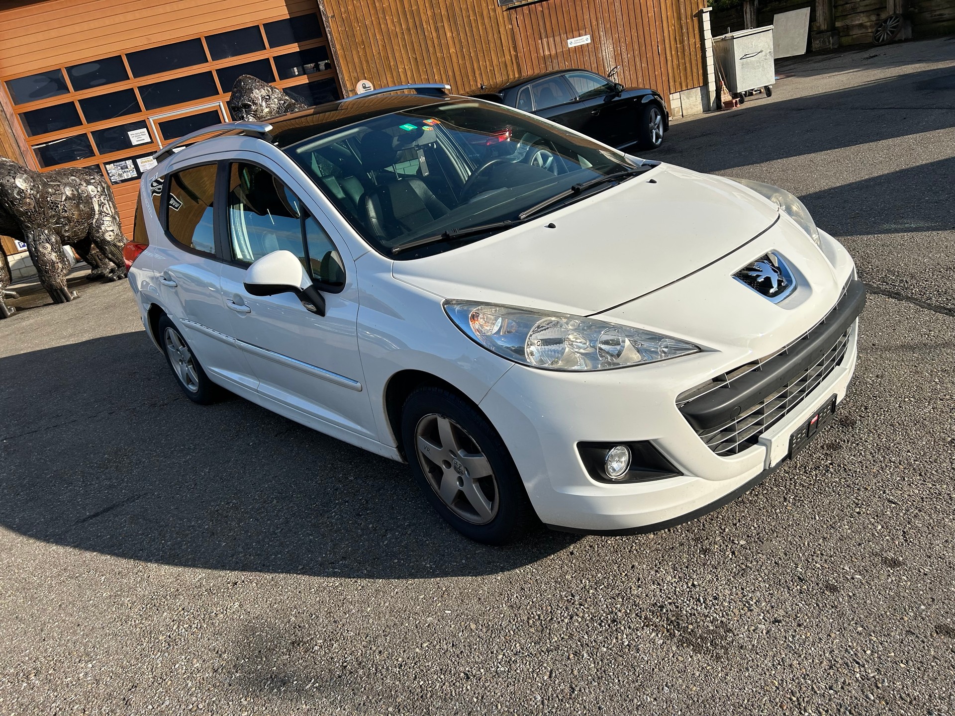 PEUGEOT 207 SW 1.4 16V Trendy Clim-image-1