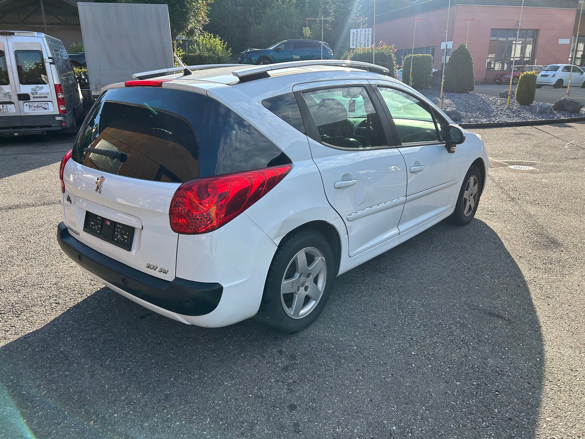 PEUGEOT 207 SW 1.4 16V Trendy Clim-image-2