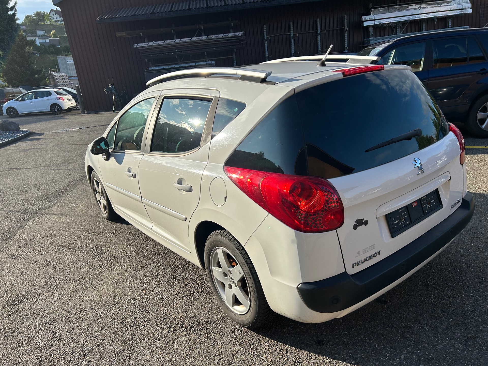PEUGEOT 207 SW 1.4 16V Trendy Clim-image-4