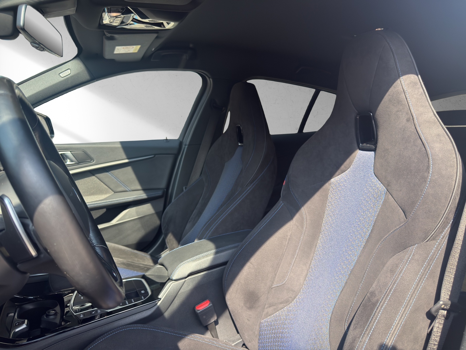 BMW M135i xDrive M Sport Pro Steptronic-image-15