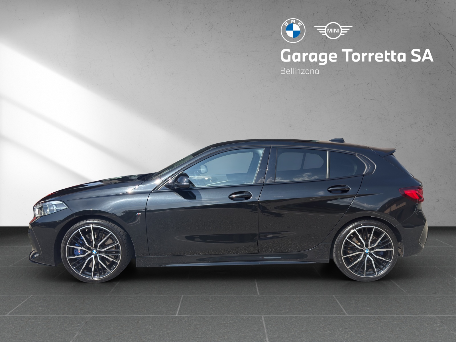 BMW M135i xDrive M Sport Pro Steptronic-image-1