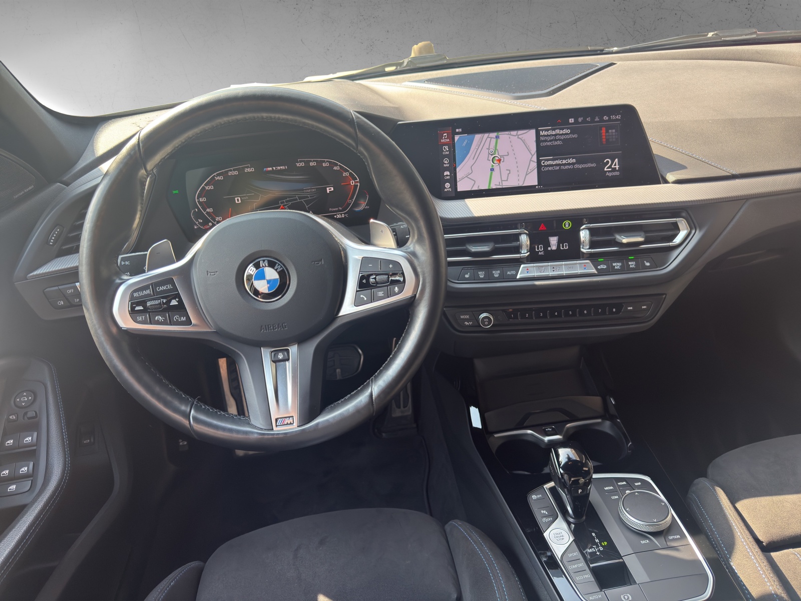 BMW M135i xDrive M Sport Pro Steptronic-image-13