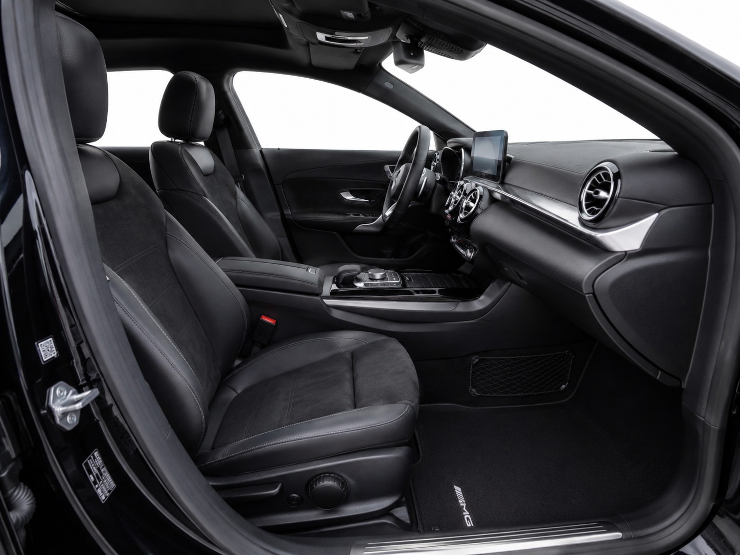 MERCEDES-BENZ A 180 Night Star AMG Line * Premium Plus * Panorama-Schiebedach * Panorama * 360°Kamera* CH FAHRZEUG-image-16