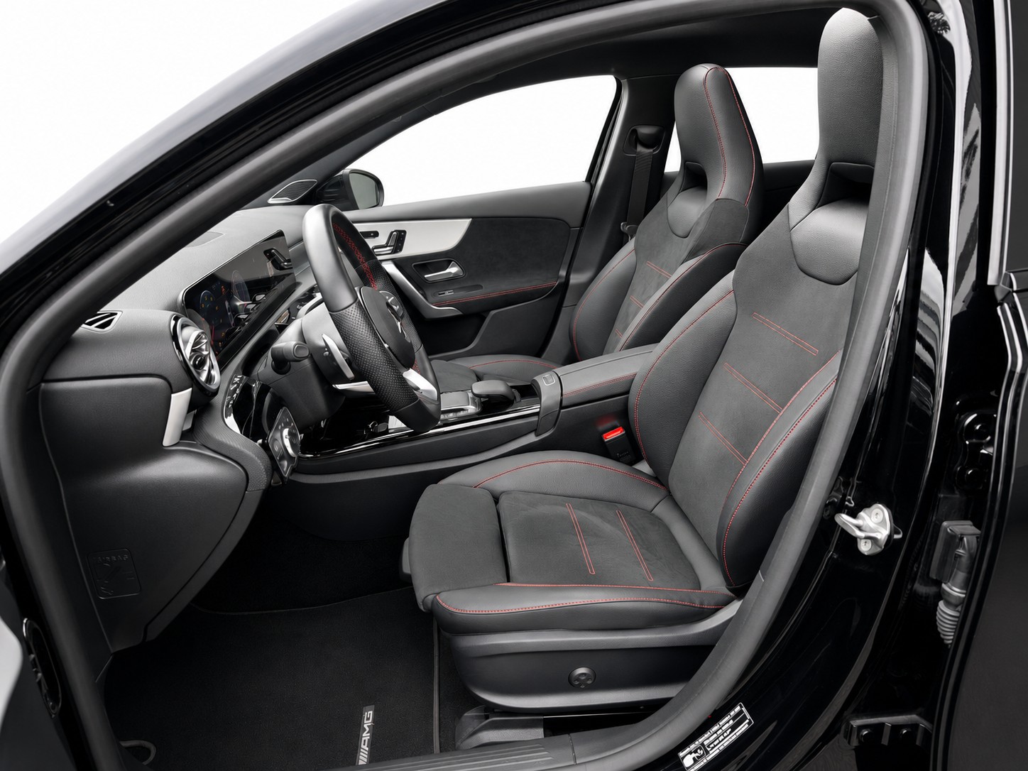 MERCEDES-BENZ A 180 Night Star AMG Line * Premium Plus * Panorama-Schiebedach * Panorama * 360°Kamera* CH FAHRZEUG-image-15